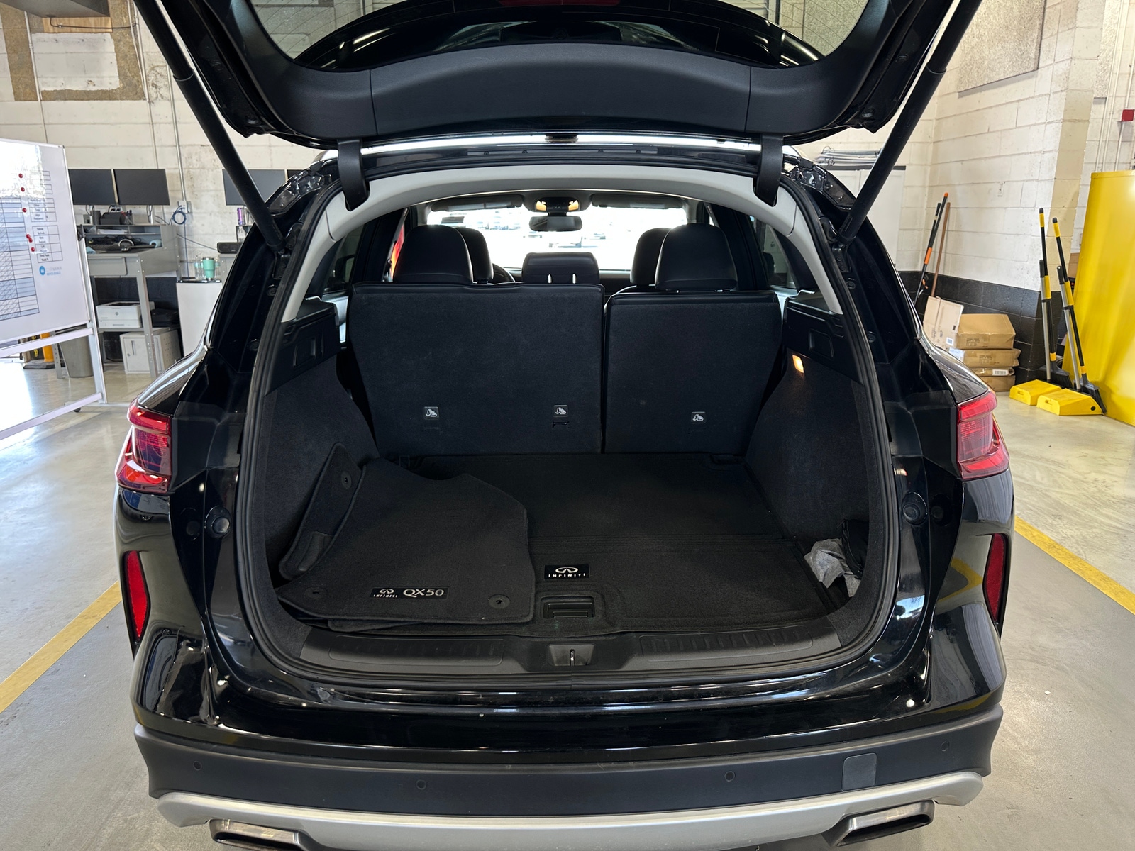 Thumbnail: 2021 INFINITI QX50 - 6