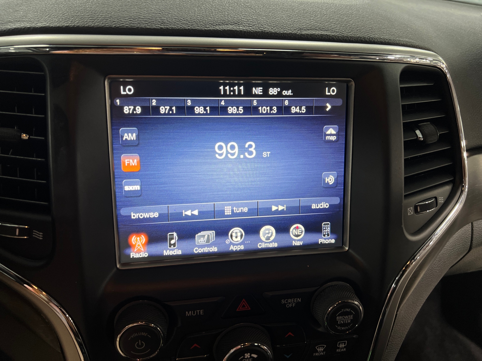Thumbnail: 2018 Jeep Grand Cherokee - 3