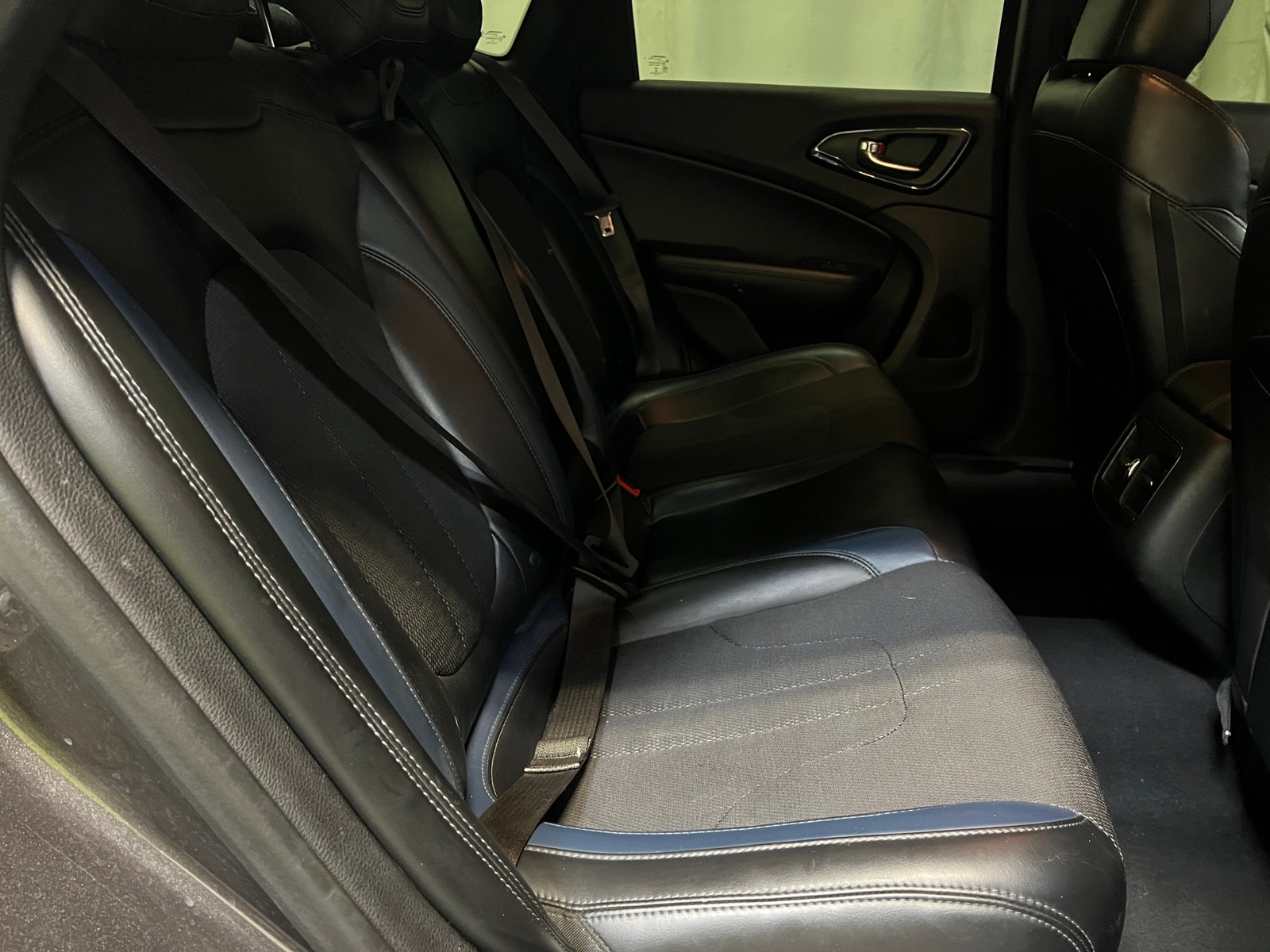 Thumbnail: 2015 Chrysler 200 - 5