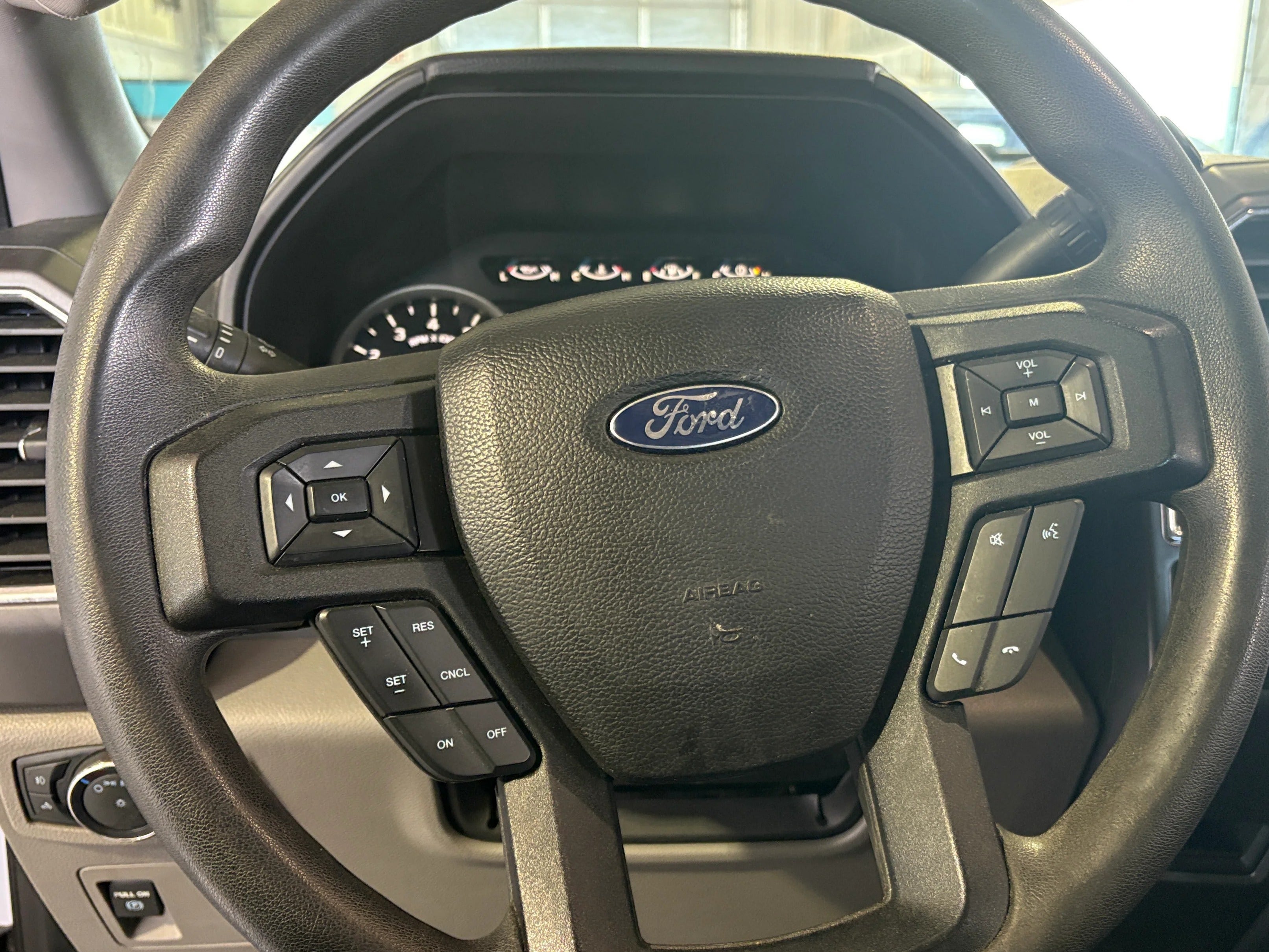 Thumbnail: 2016 Ford Econoline - 5