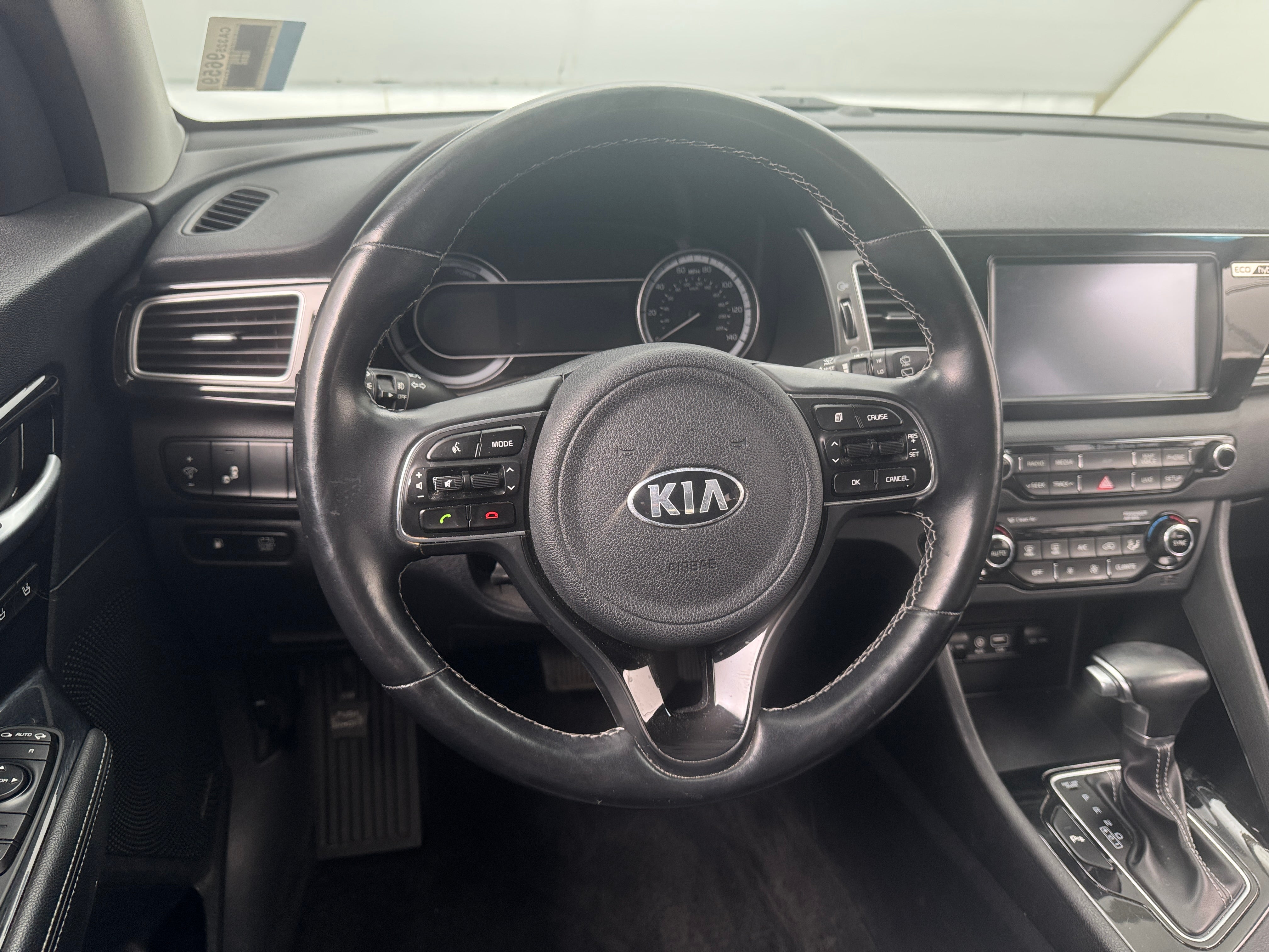 Thumbnail: 2017 Kia Niro - 4
