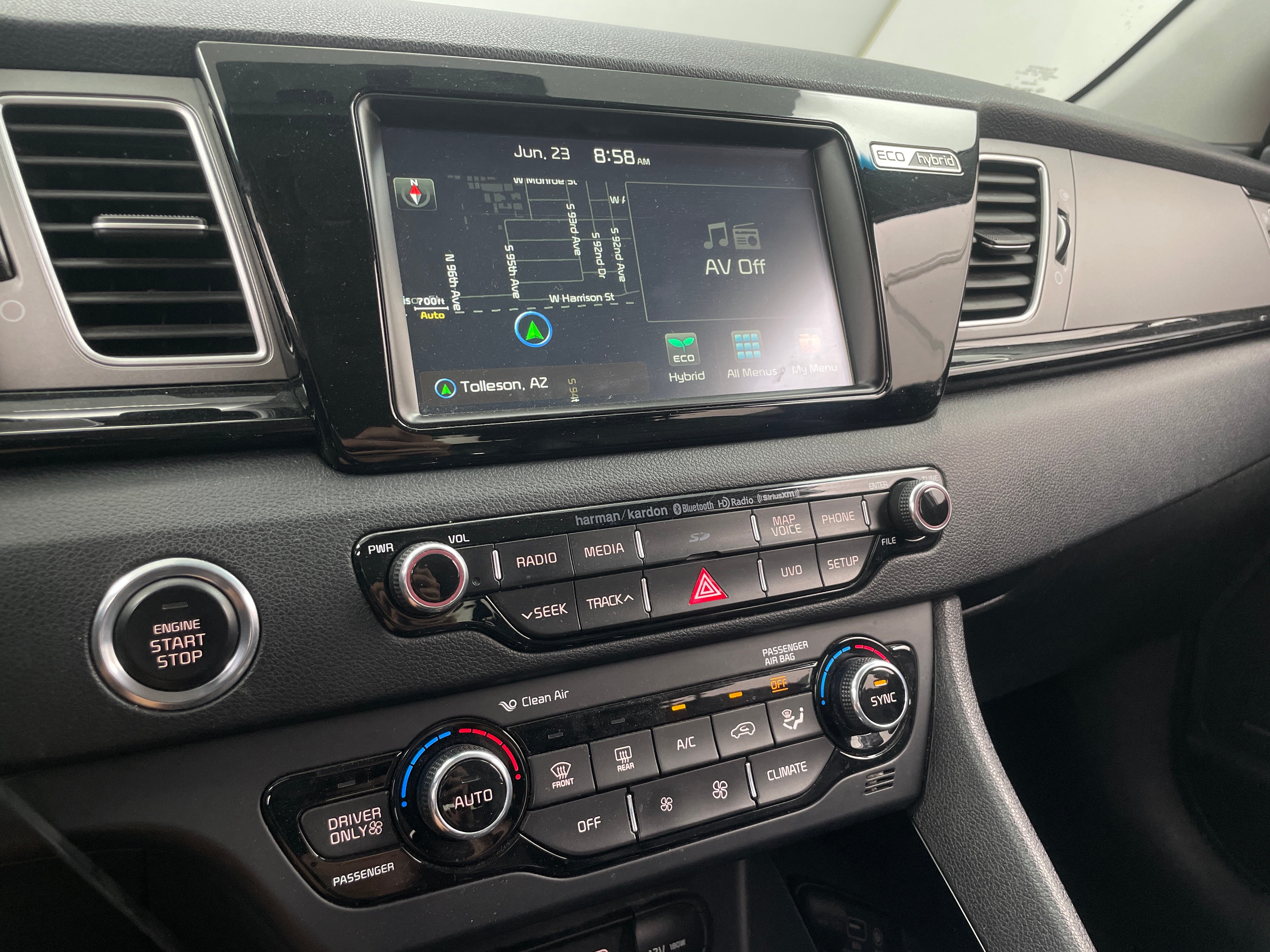 Thumbnail: 2017 Kia Niro - 3