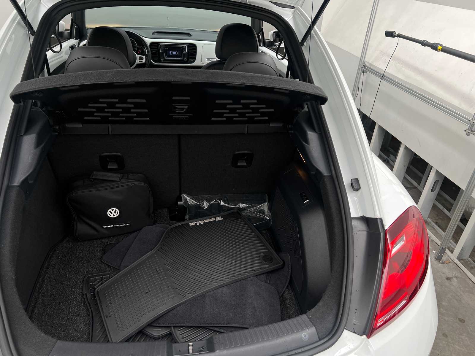 Thumbnail: 2017 Volkswagen Beetle - 7
