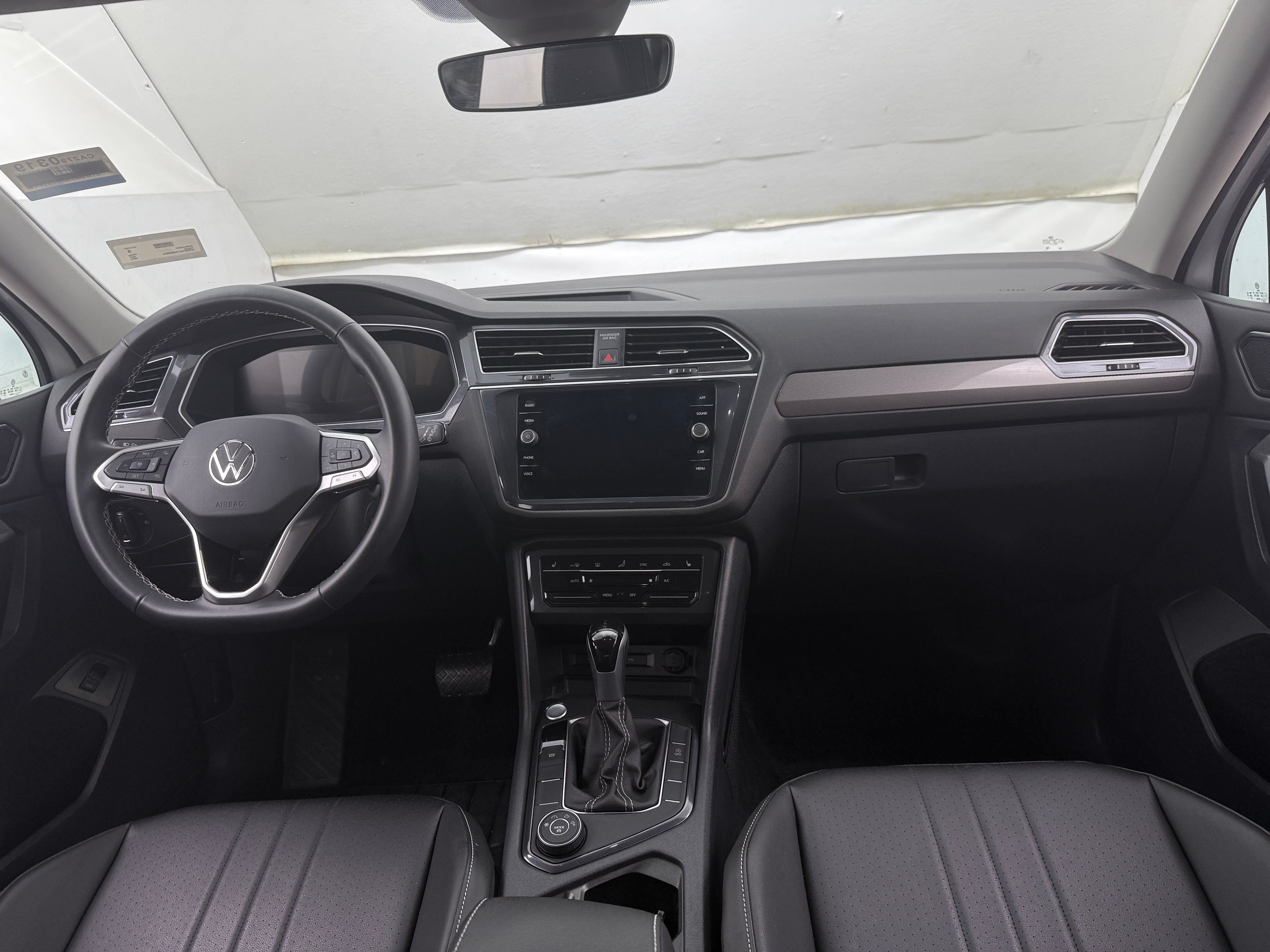 Thumbnail: 2024 Volkswagen Tiguan - 2
