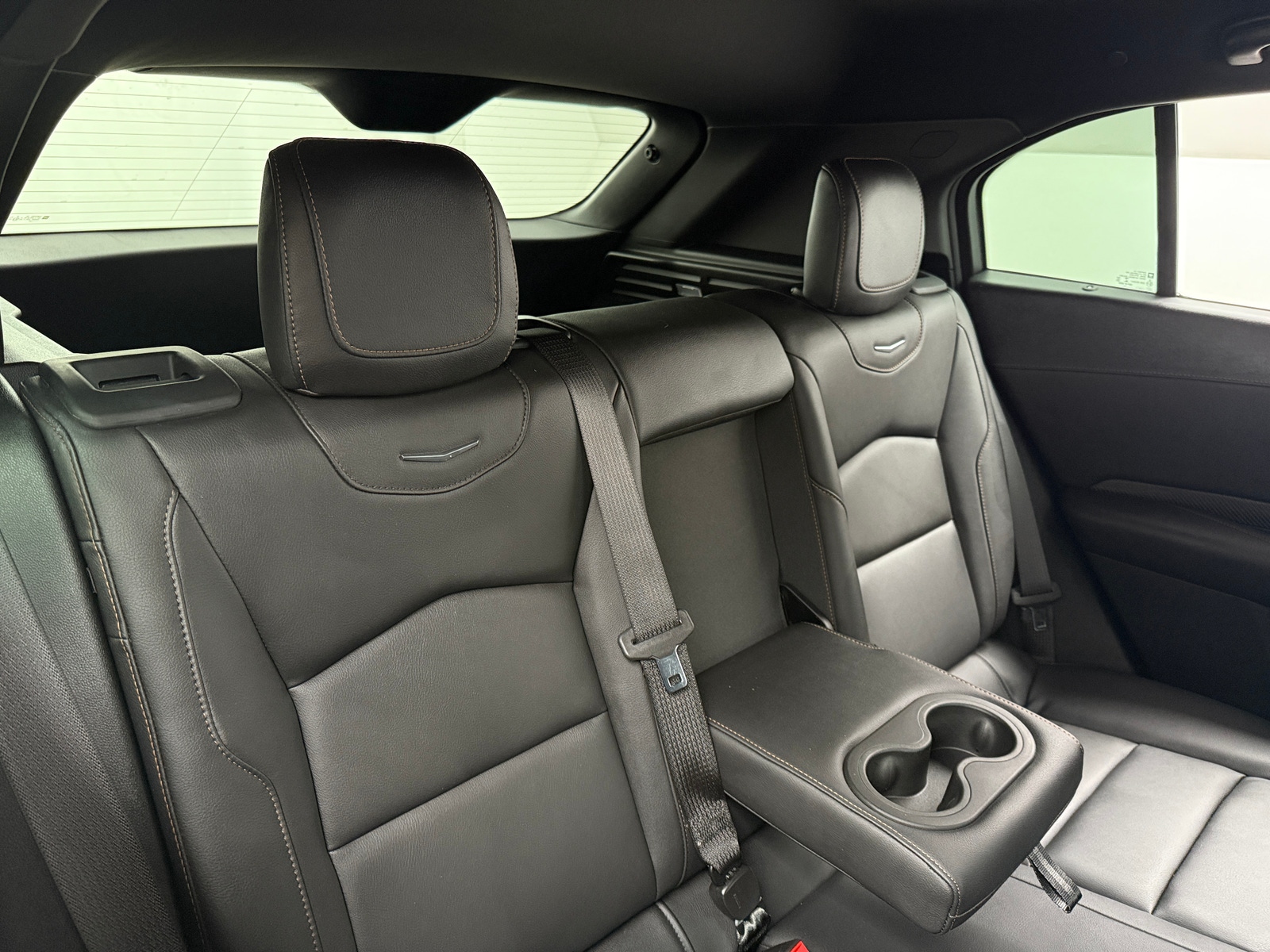 Thumbnail: 2021 Cadillac XT4 - 6