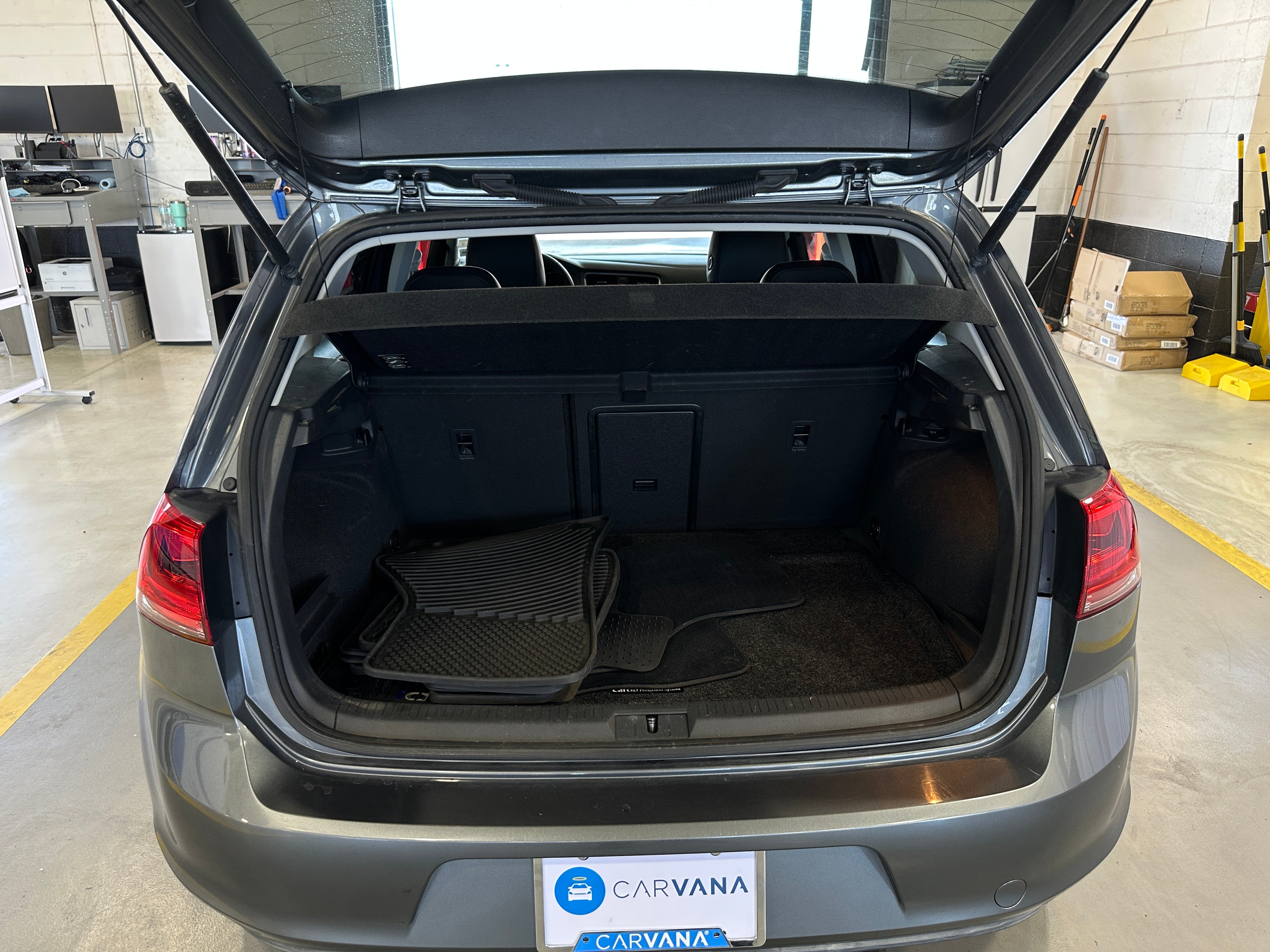 Thumbnail: 2015 Volkswagen Golf - 6