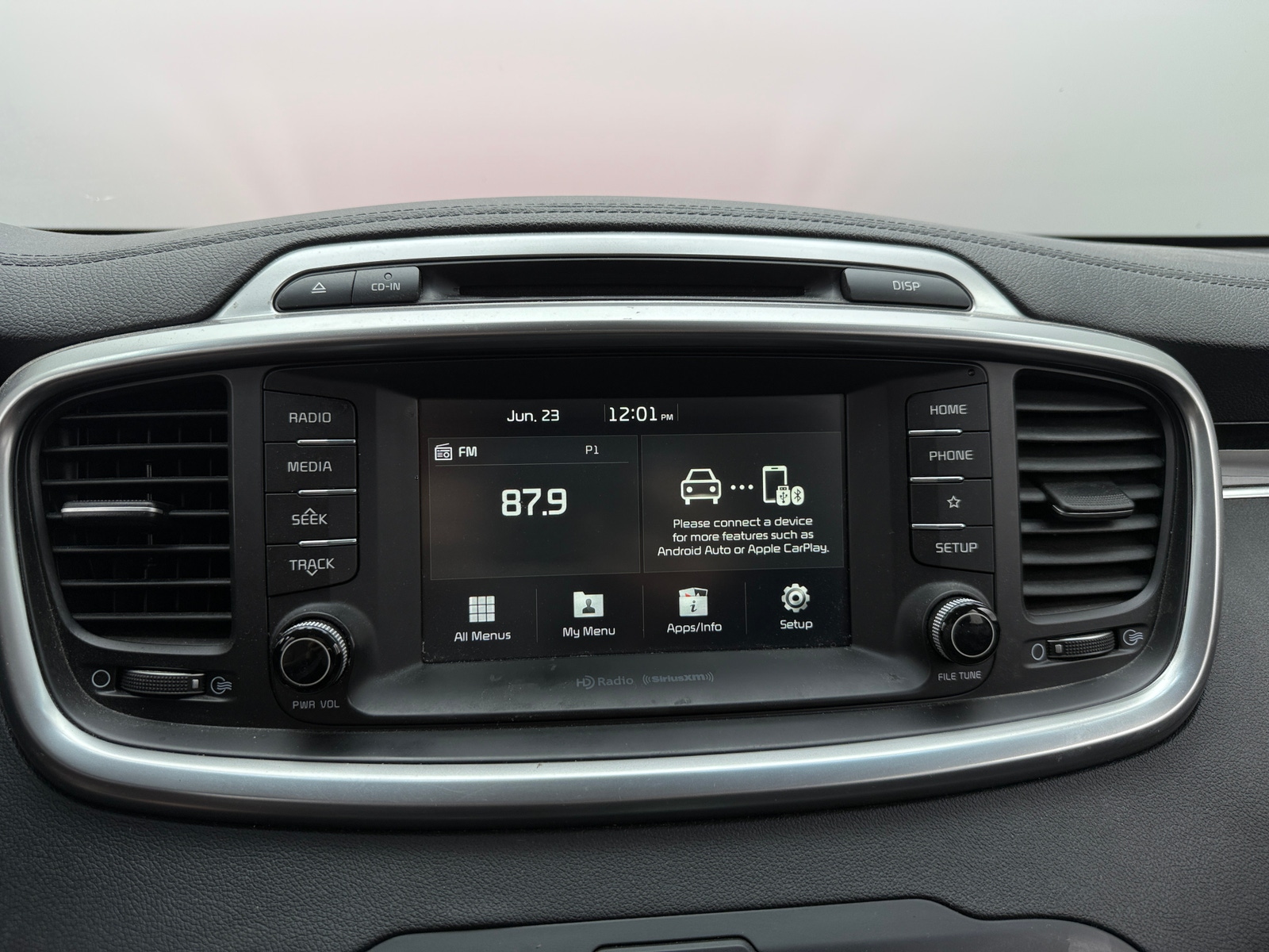 Thumbnail: 2019 Kia Sorento - 4