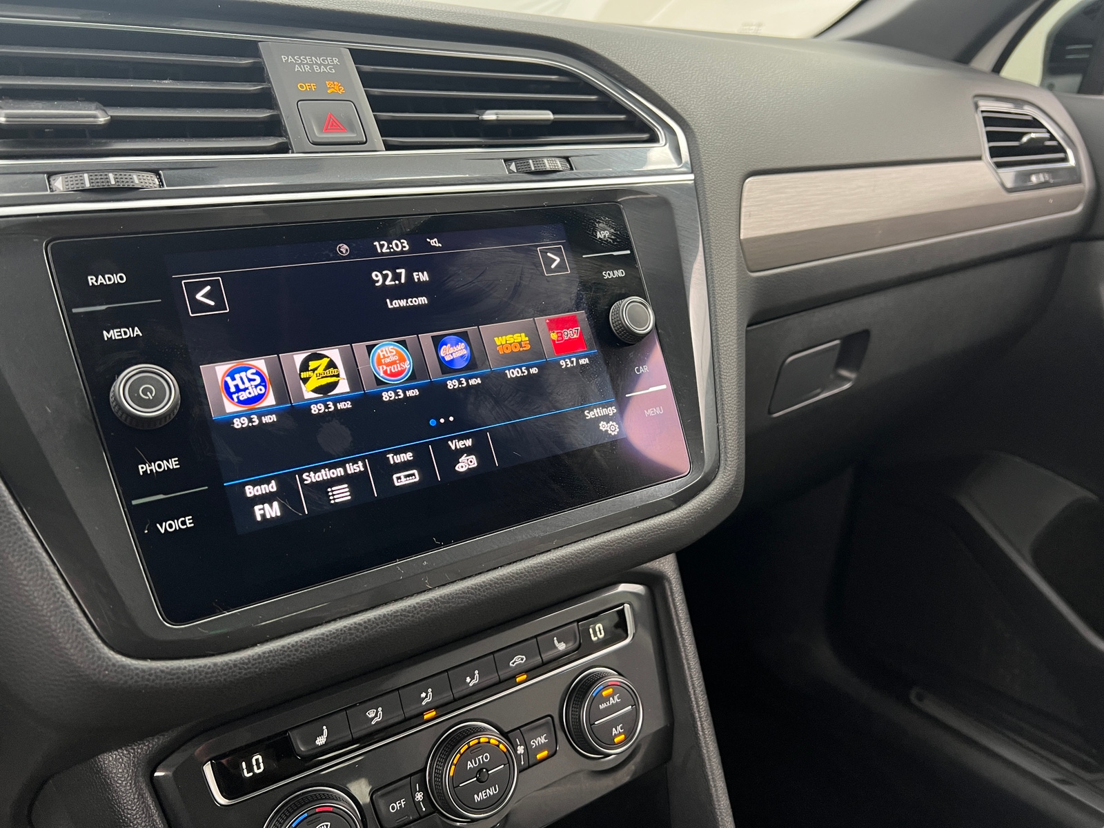 Thumbnail: 2020 Volkswagen Tiguan - 3