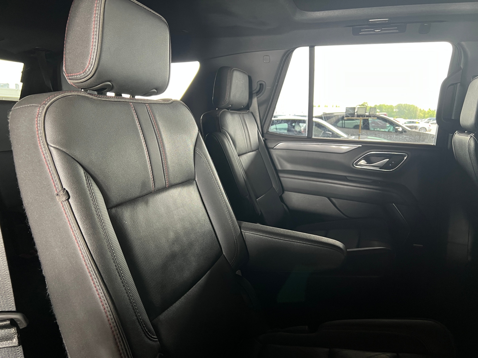 Thumbnail: 2022 Chevrolet Tahoe - 5