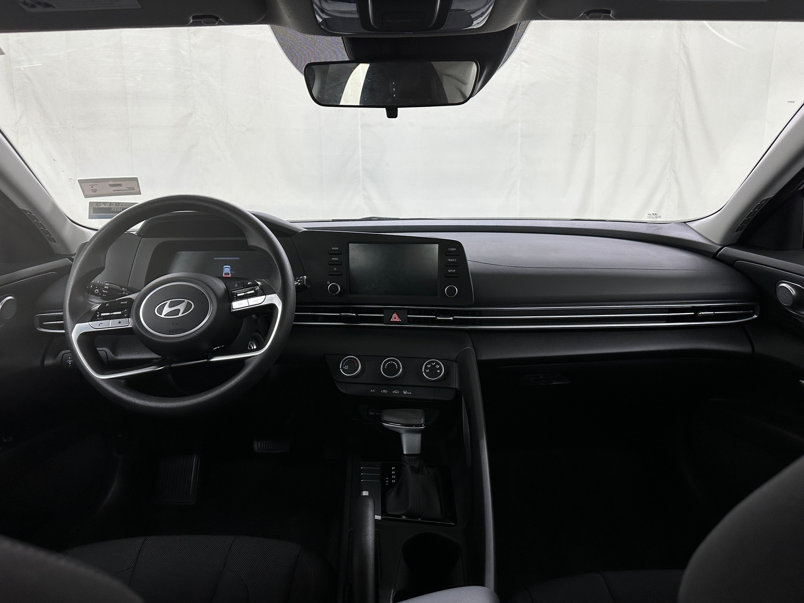 Thumbnail: 2024 Hyundai Elantra - 3