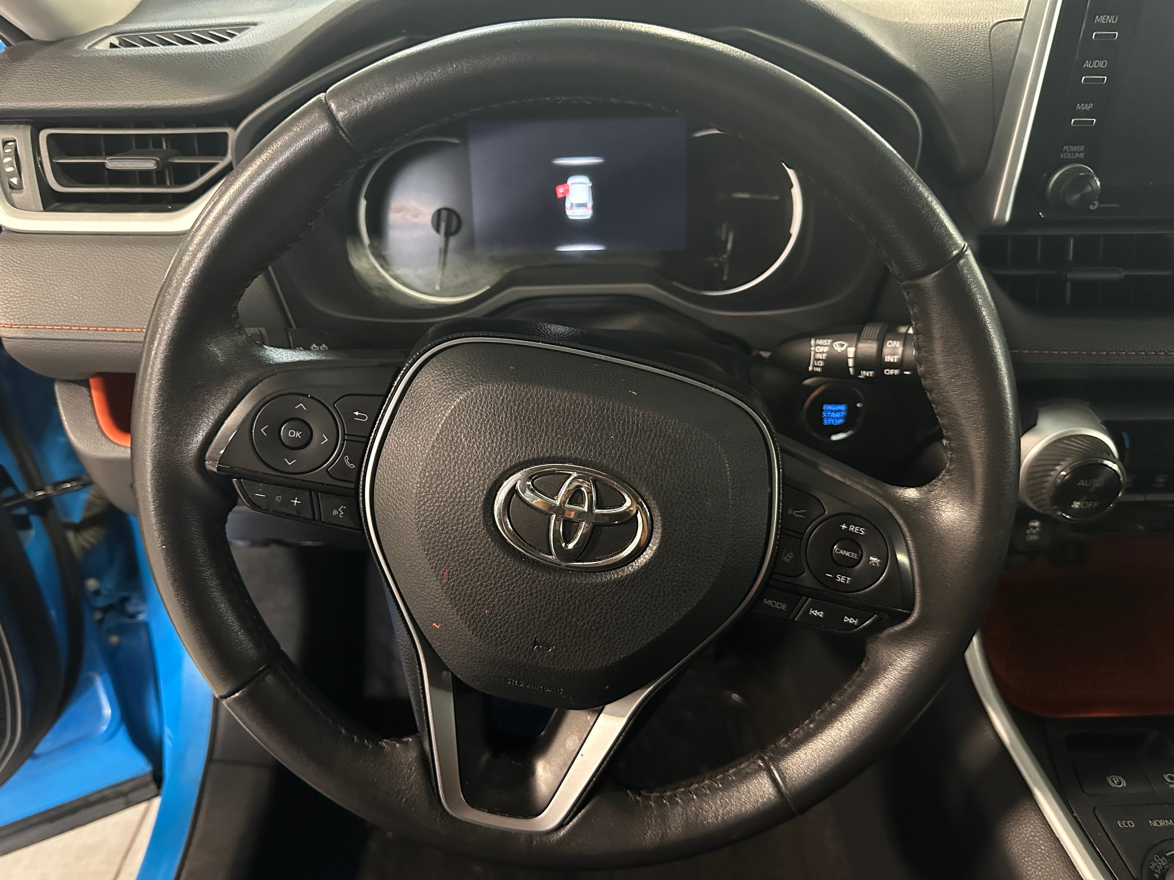 Thumbnail: 2021 Toyota RAV4 - 4