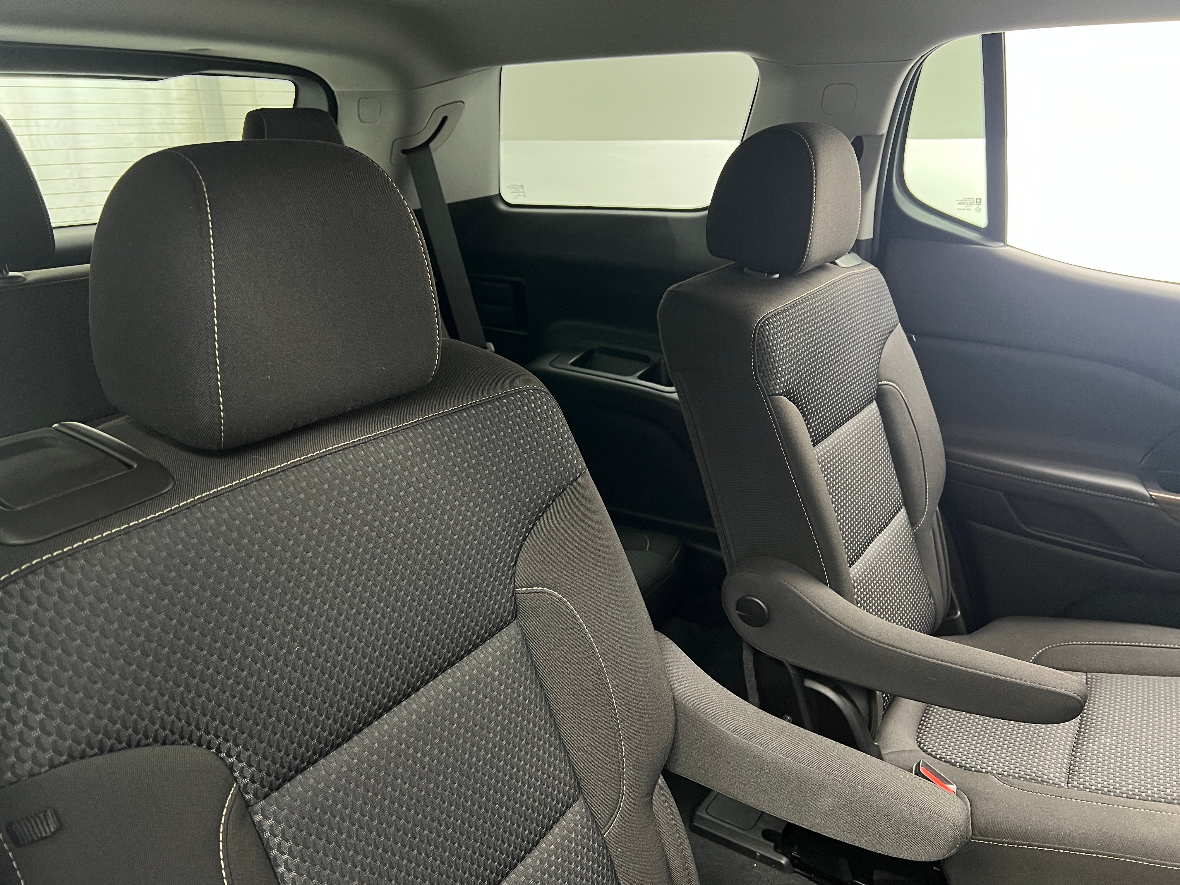 Thumbnail: 2023 GMC Acadia - 6