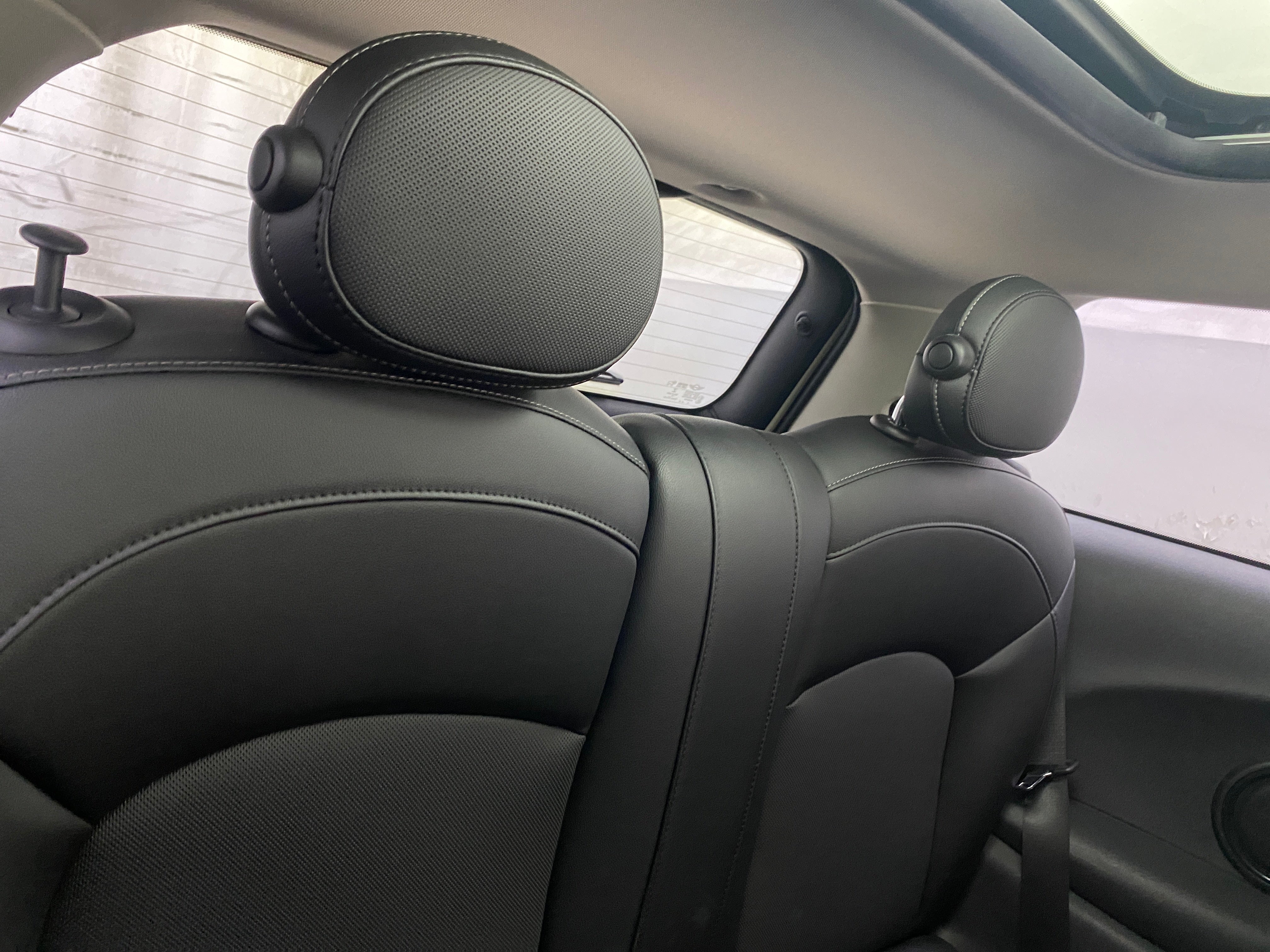 Thumbnail: 2016 MINI Cooper Hardtop - 5