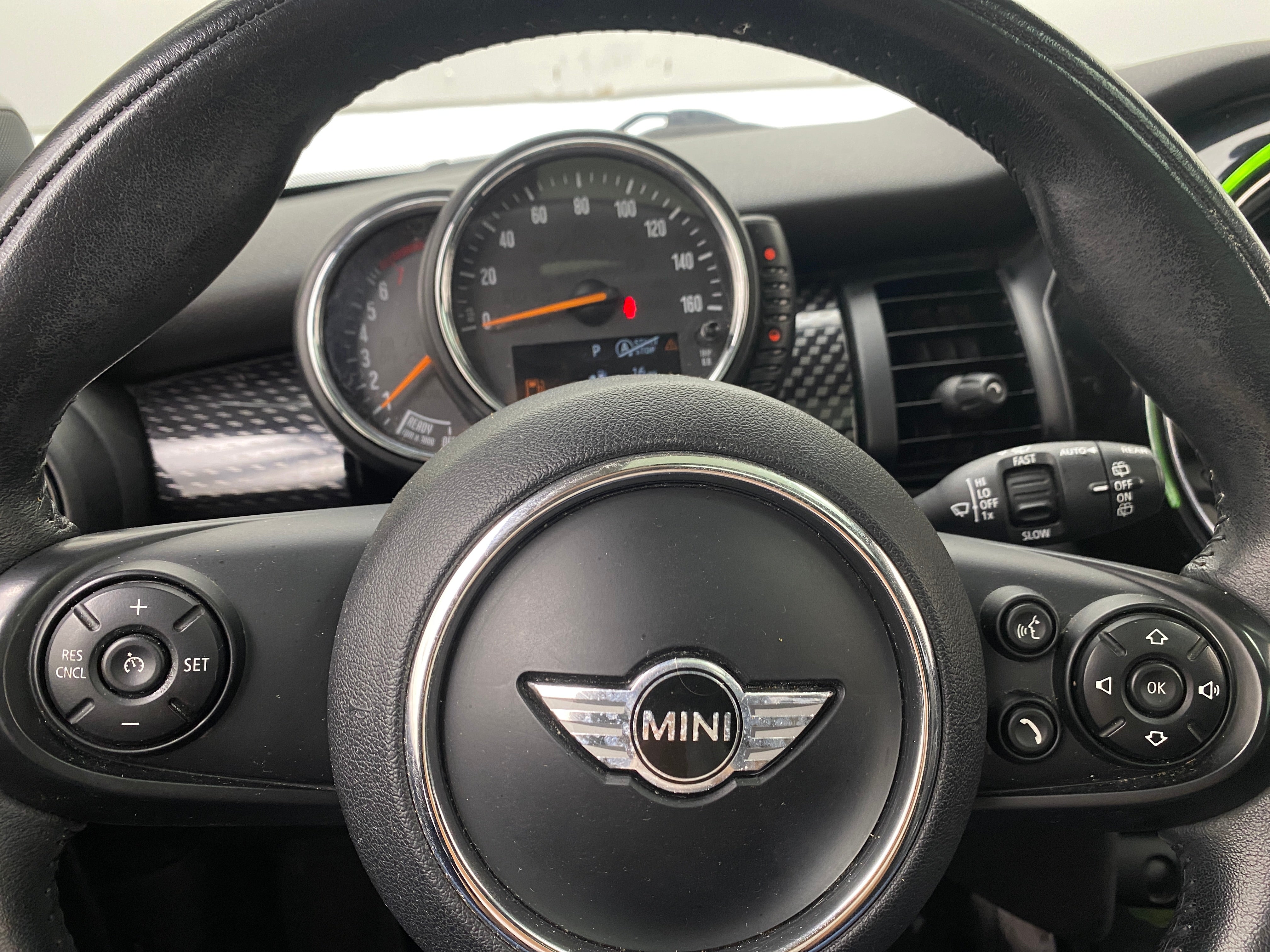 Thumbnail: 2016 MINI Cooper Hardtop - 4