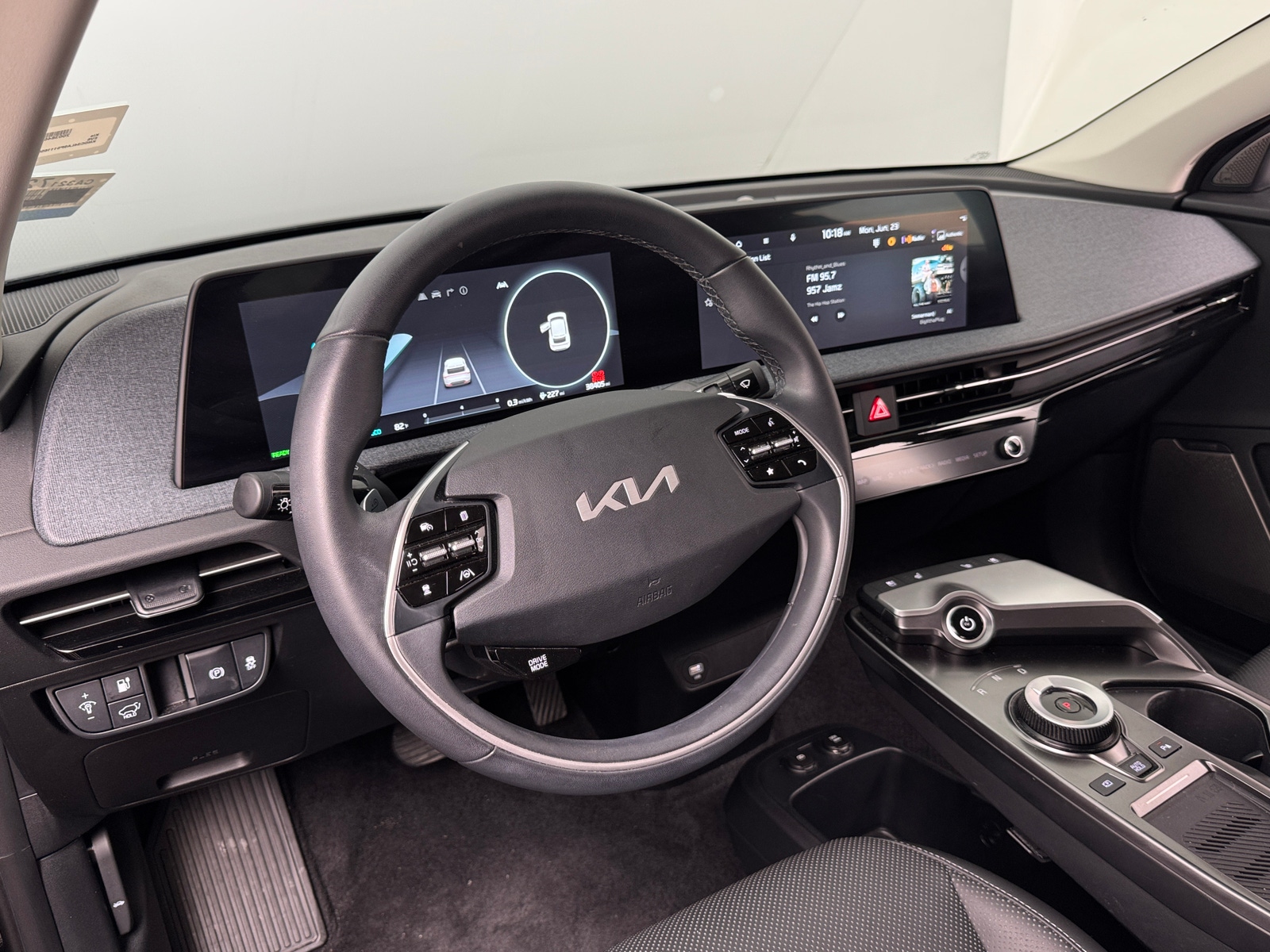 Thumbnail: 2023 Kia EV6 - 2