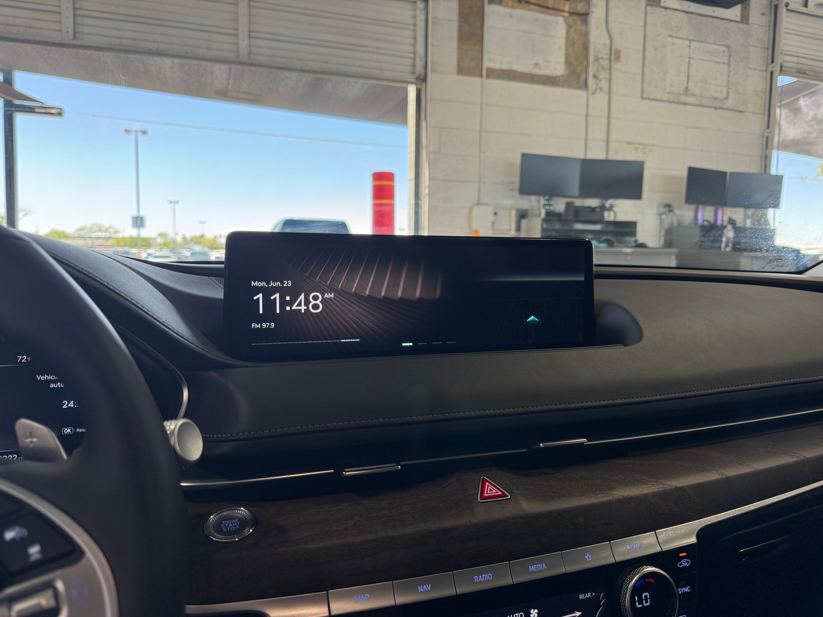 Thumbnail: 2022 Genesis G80 - 3