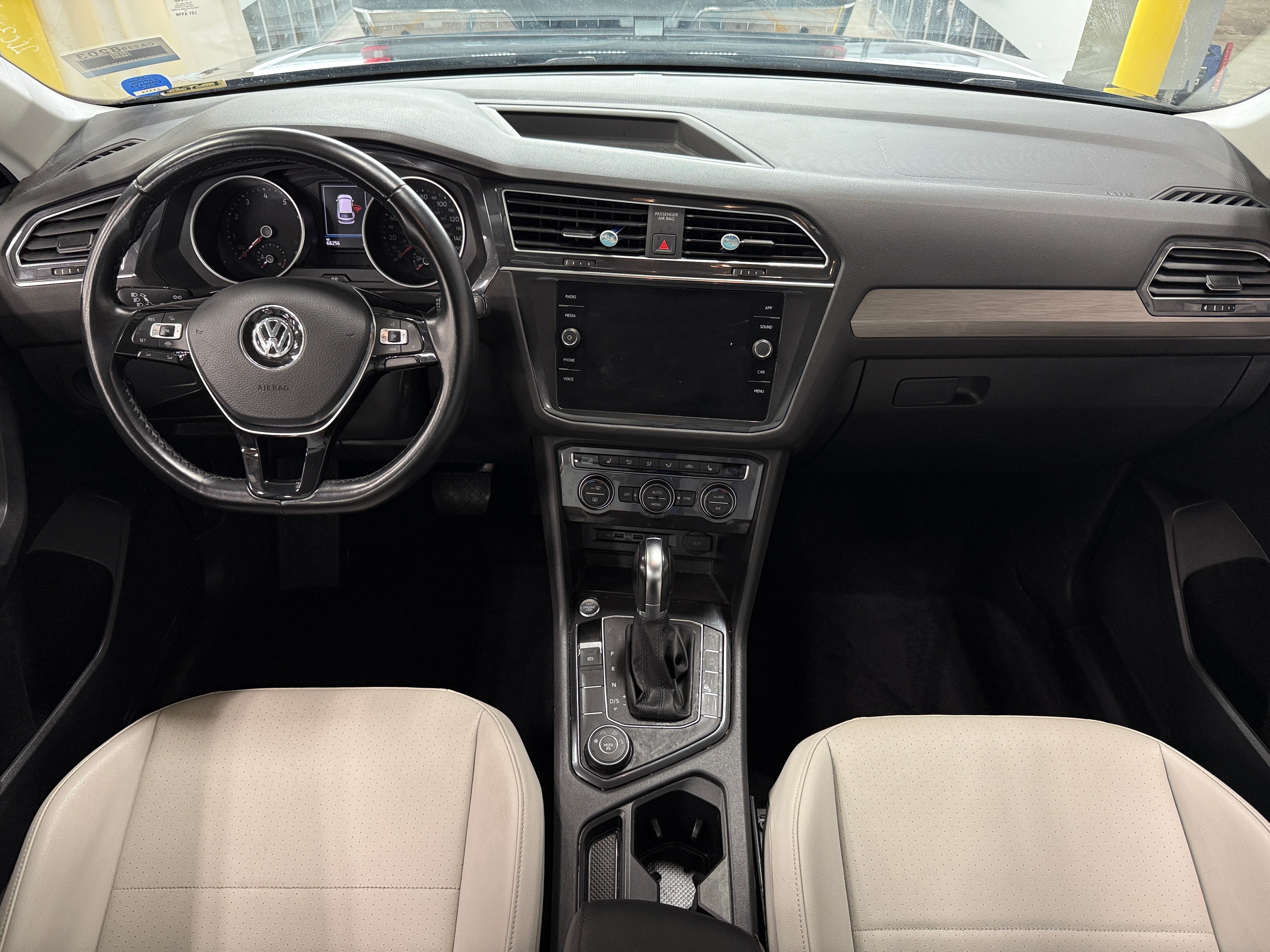 Thumbnail: 2019 Volkswagen Tiguan - 2