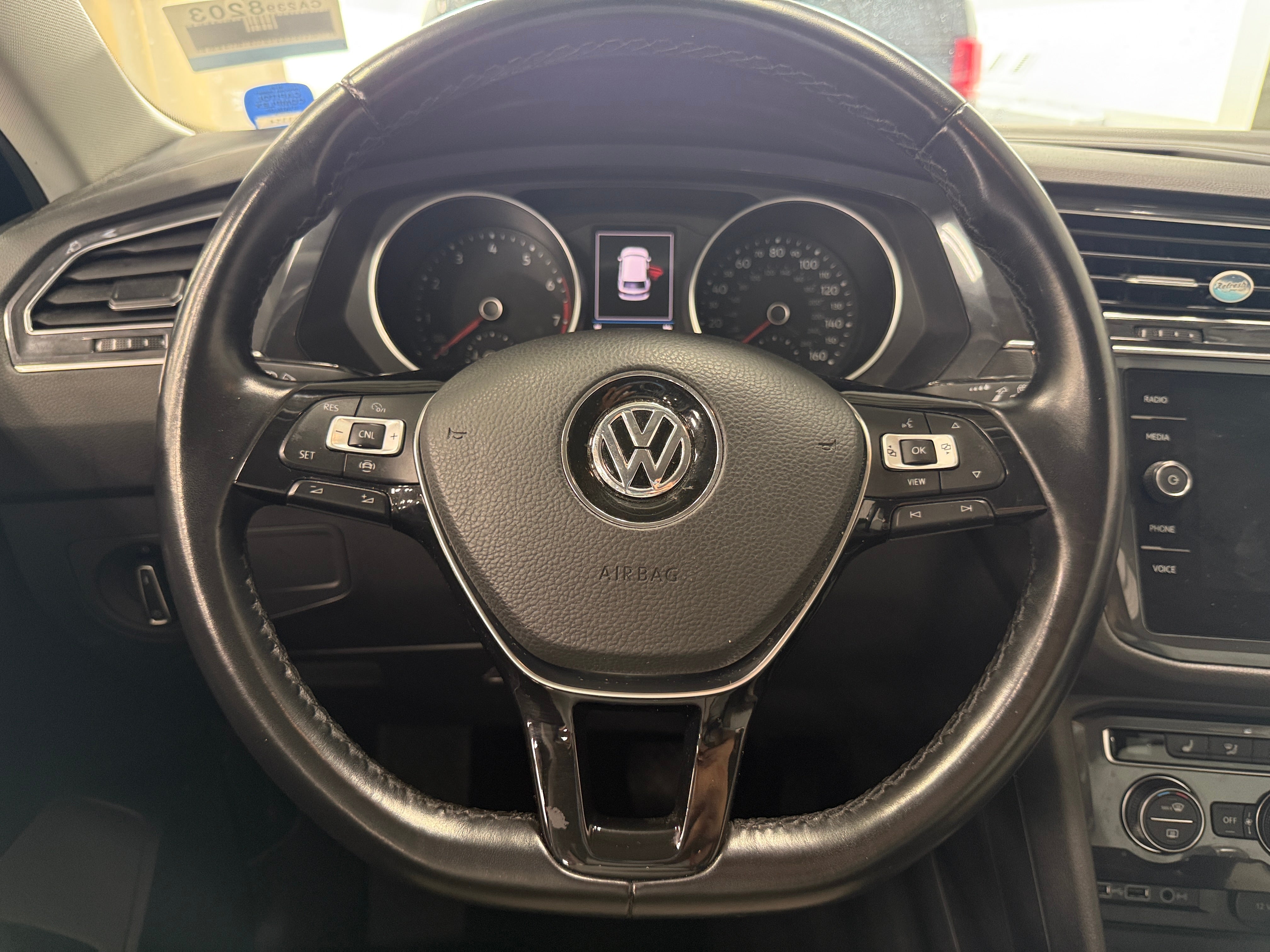 Thumbnail: 2019 Volkswagen Tiguan - 4
