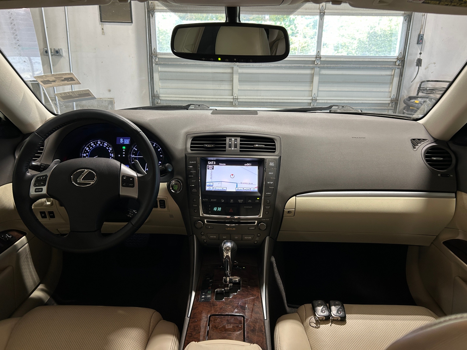 Thumbnail: 2011 Lexus IS - 2