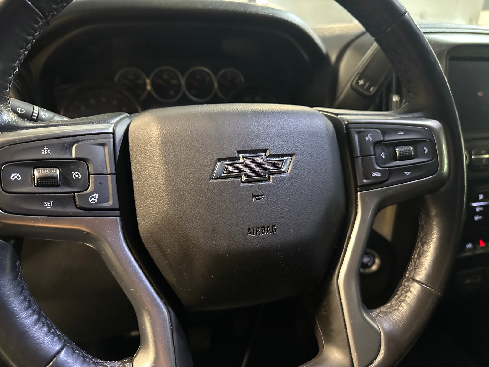 Thumbnail: 2020 Chevrolet Silverado 1500 - 5