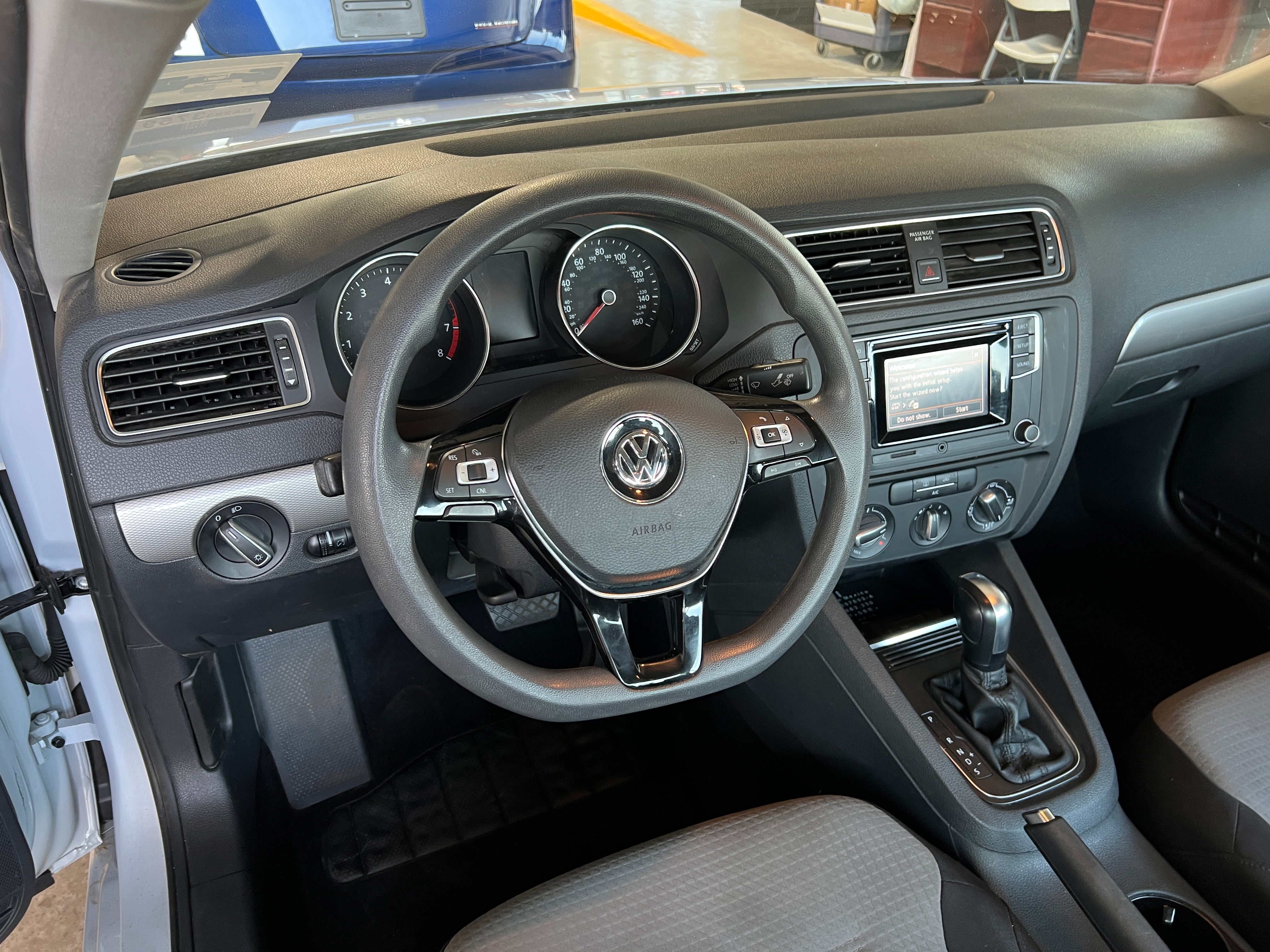 Thumbnail: 2017 Volkswagen Jetta - 5