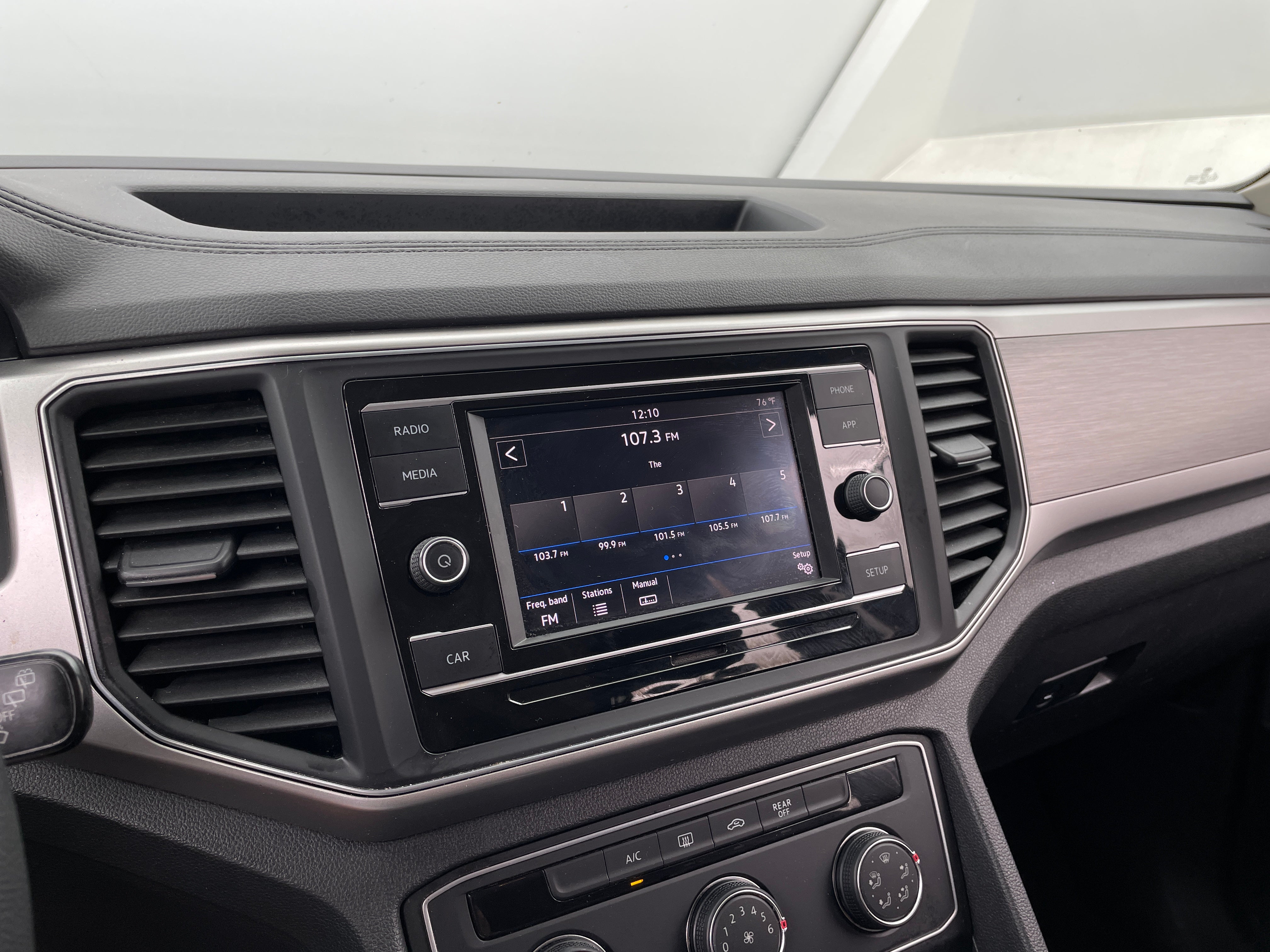 Thumbnail: 2018 Volkswagen Atlas - 4