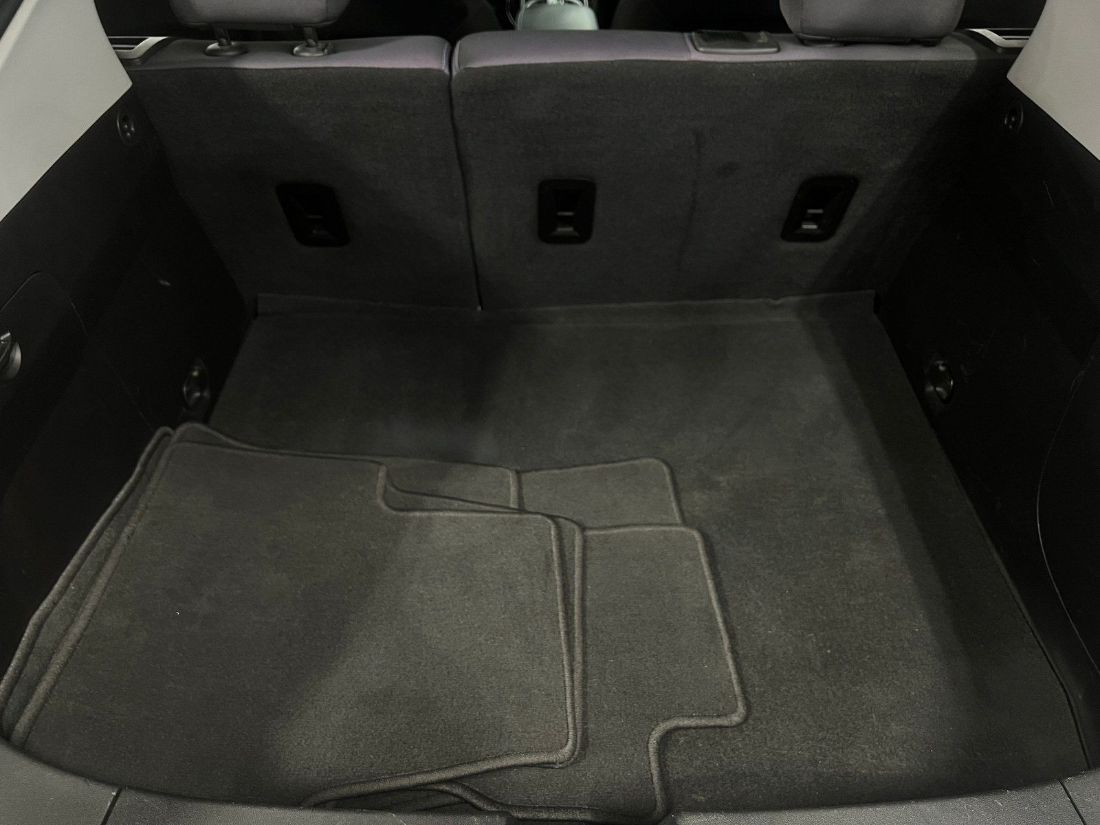 Thumbnail: 2018 Chevrolet Volt - 7