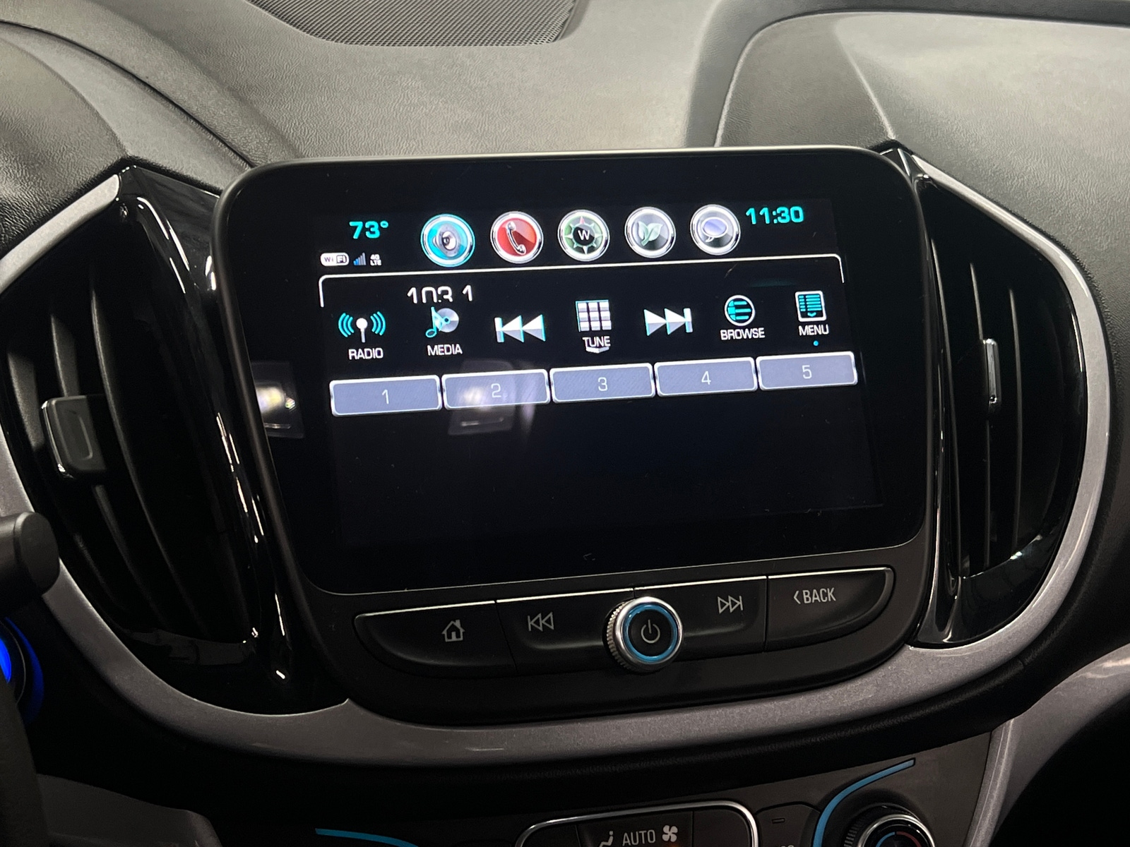 Thumbnail: 2018 Chevrolet Volt - 4