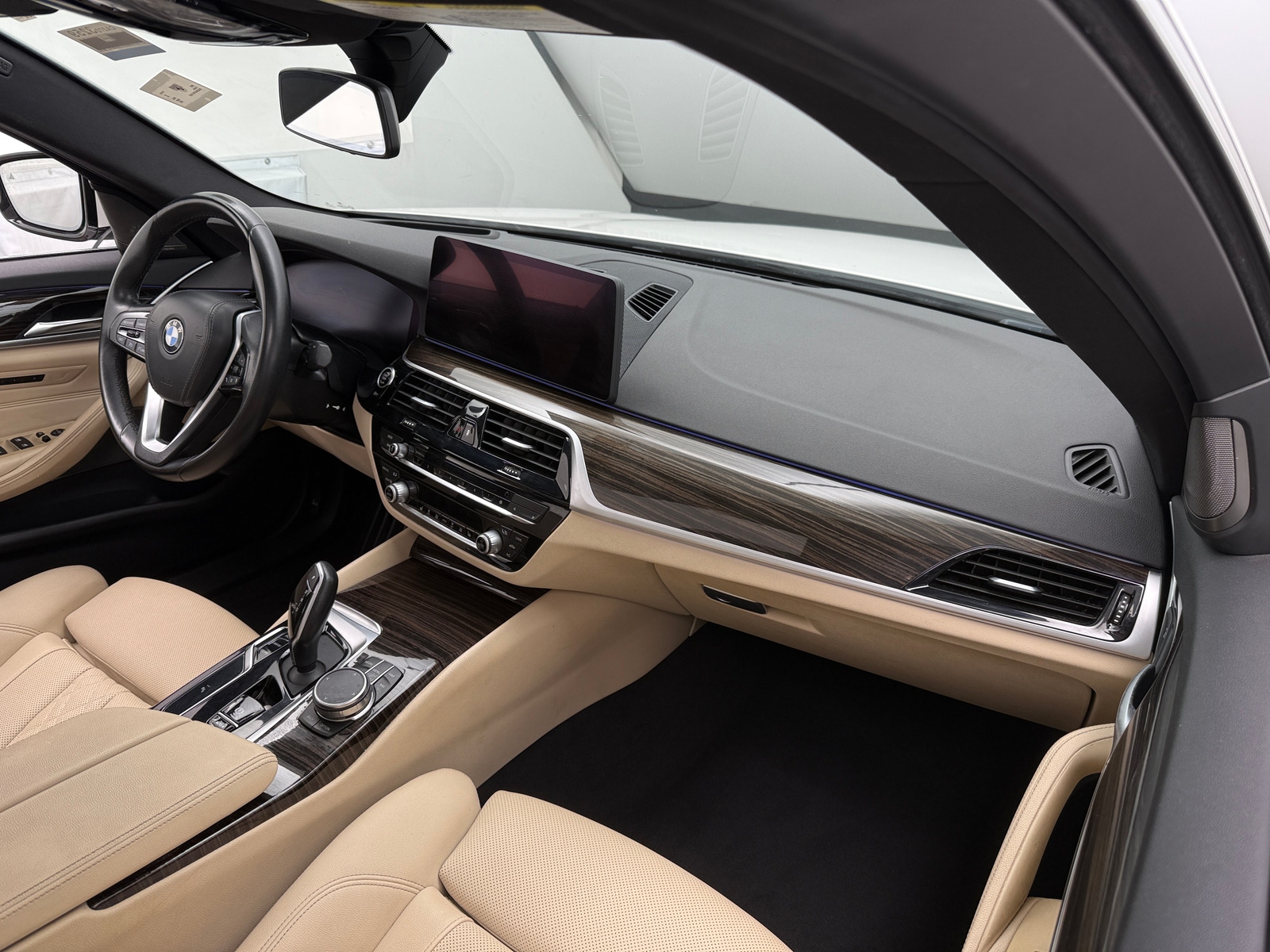 Thumbnail: 2023 BMW 5 Series - 2