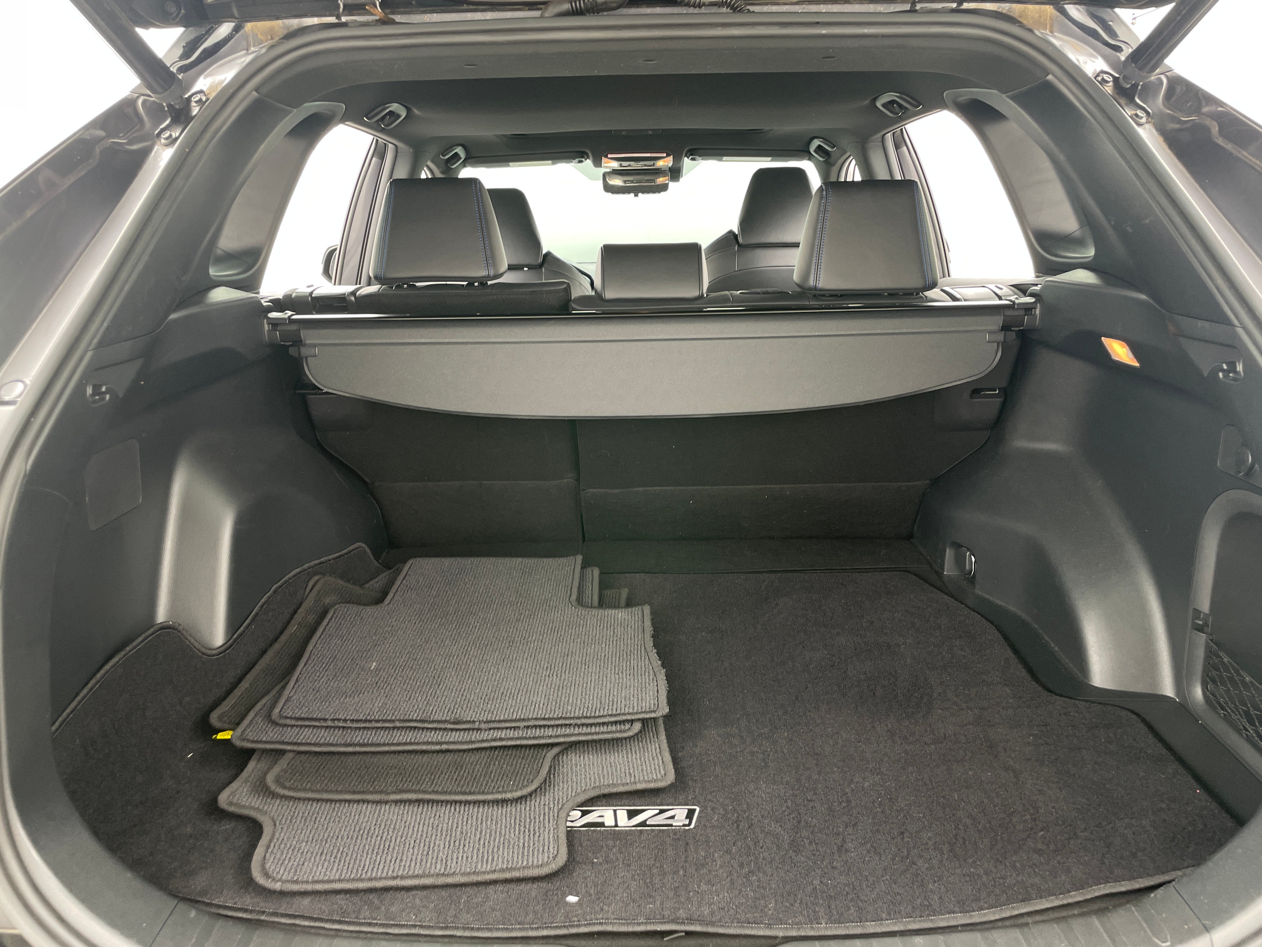 Thumbnail: 2019 Toyota RAV4 - 6