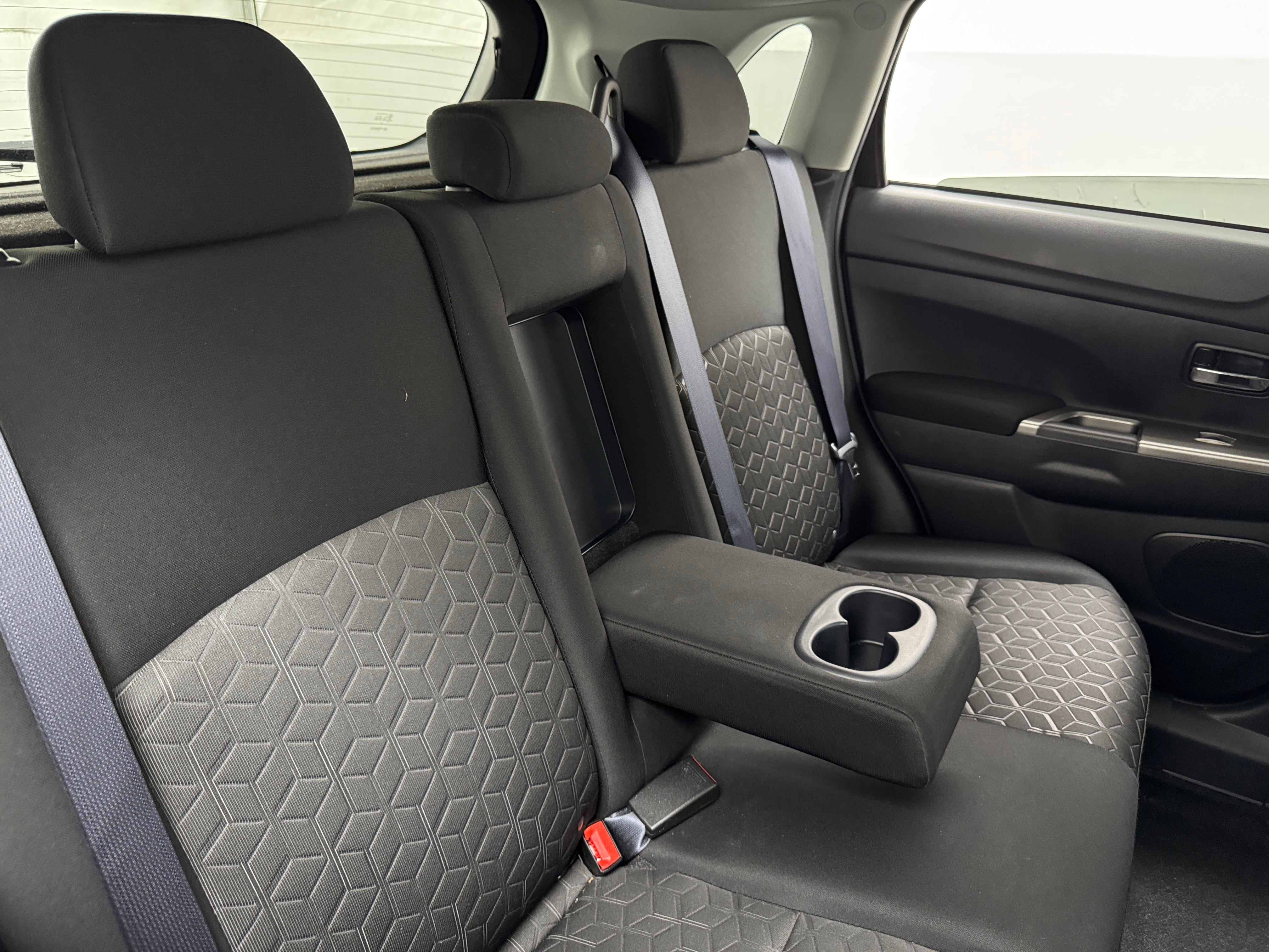 Thumbnail: 2020 Mitsubishi Outlander Sport - 6