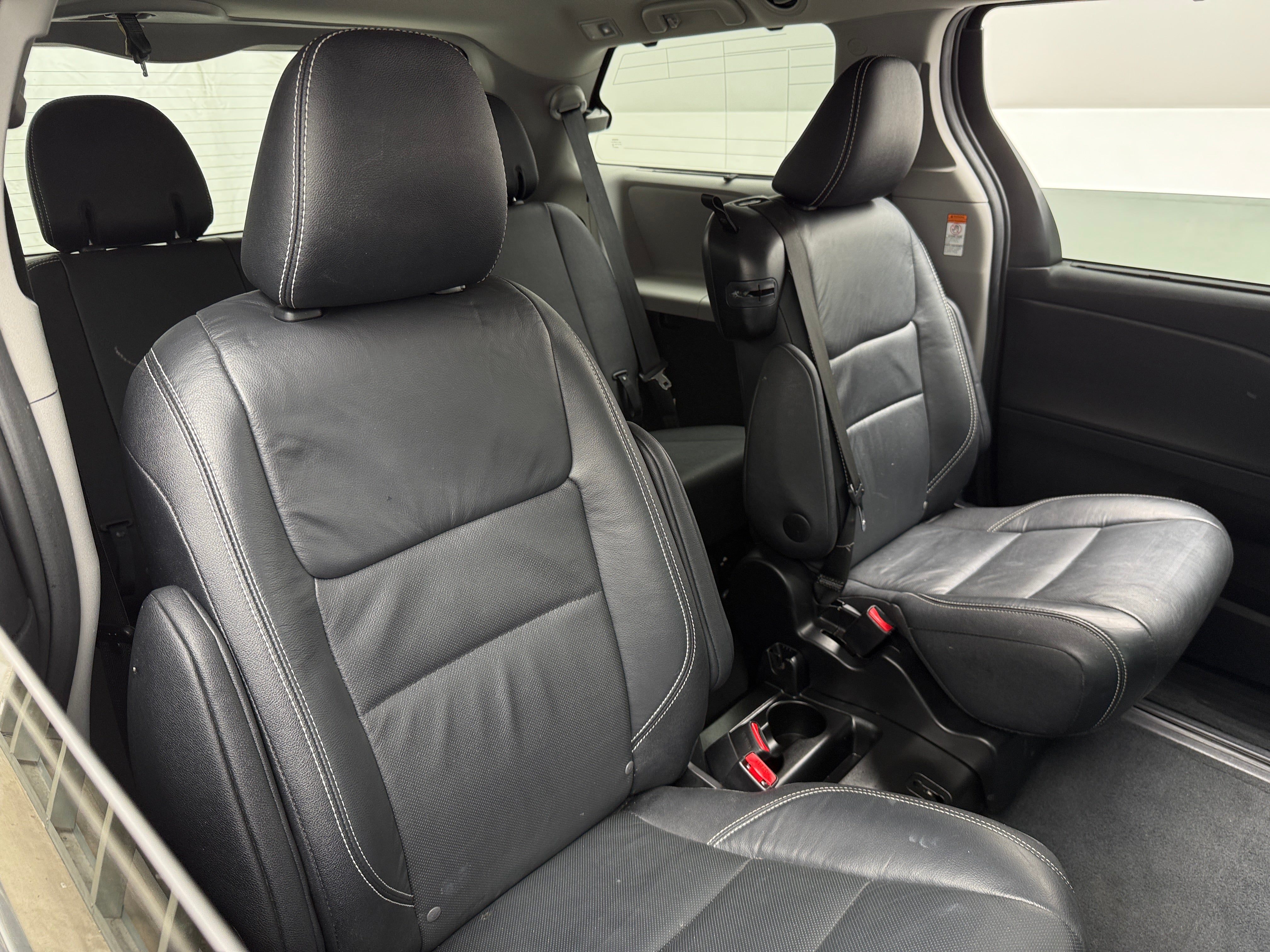 Thumbnail: 2017 Toyota Sienna - 5
