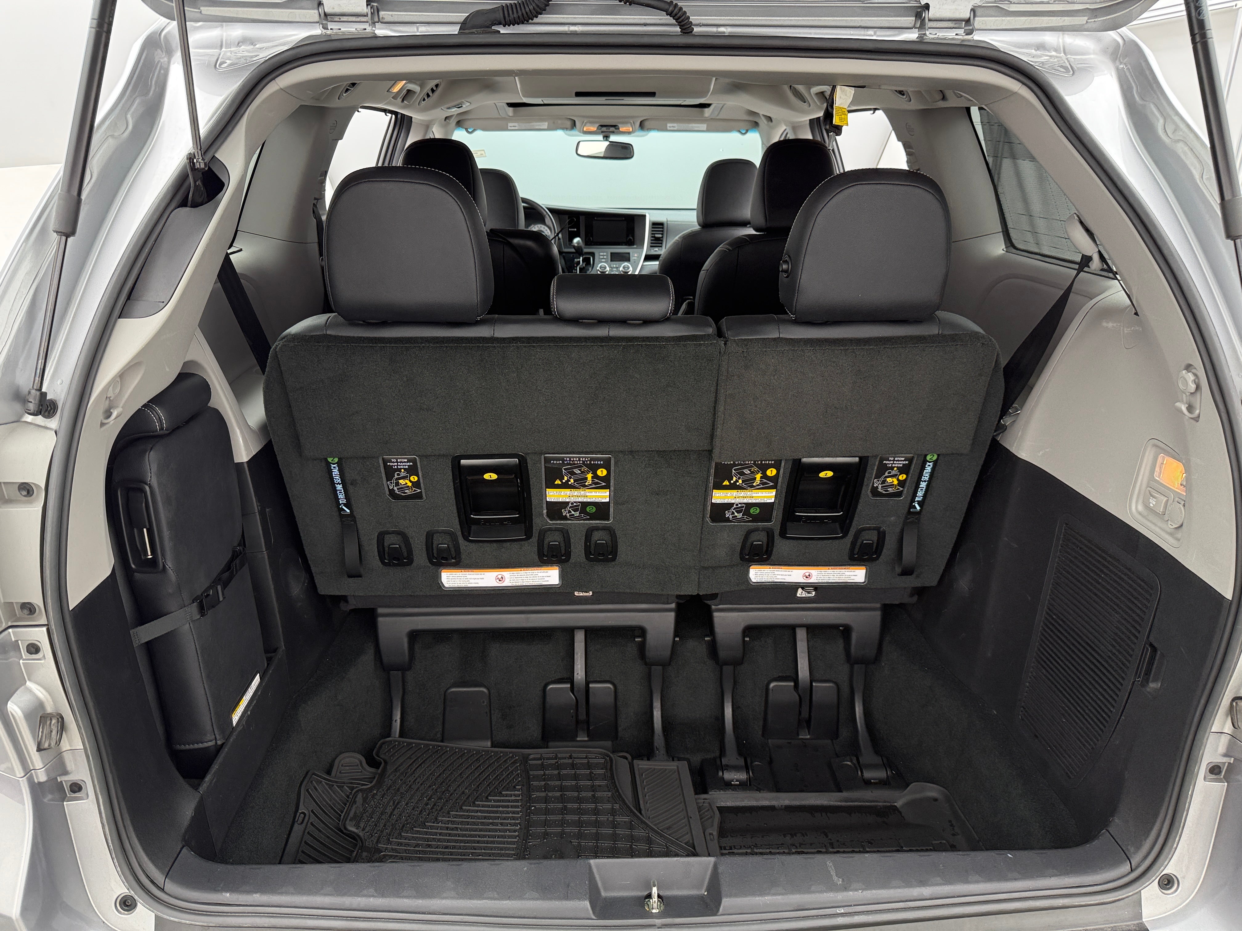 Thumbnail: 2017 Toyota Sienna - 6