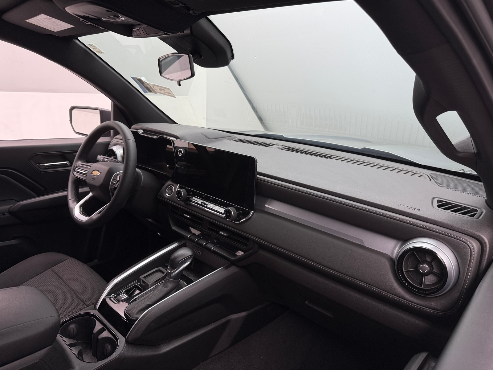 Thumbnail: 2024 Chevrolet Colorado - 3