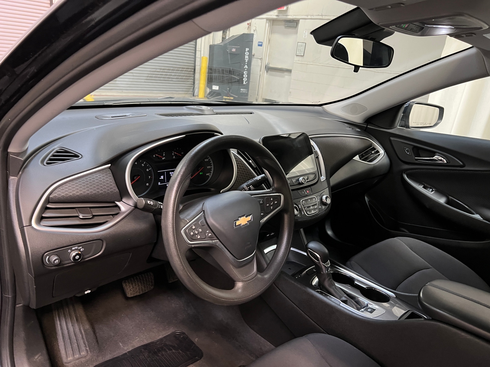 Thumbnail: 2023 Chevrolet Malibu - 3