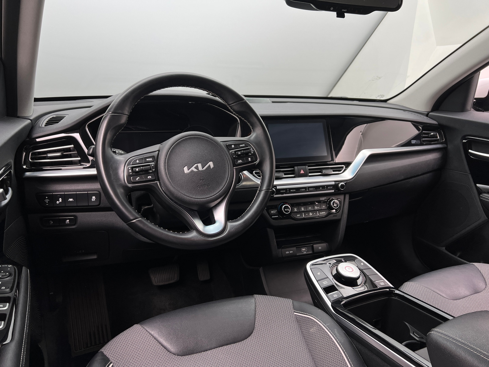 Thumbnail: 2022 Kia Niro - 2