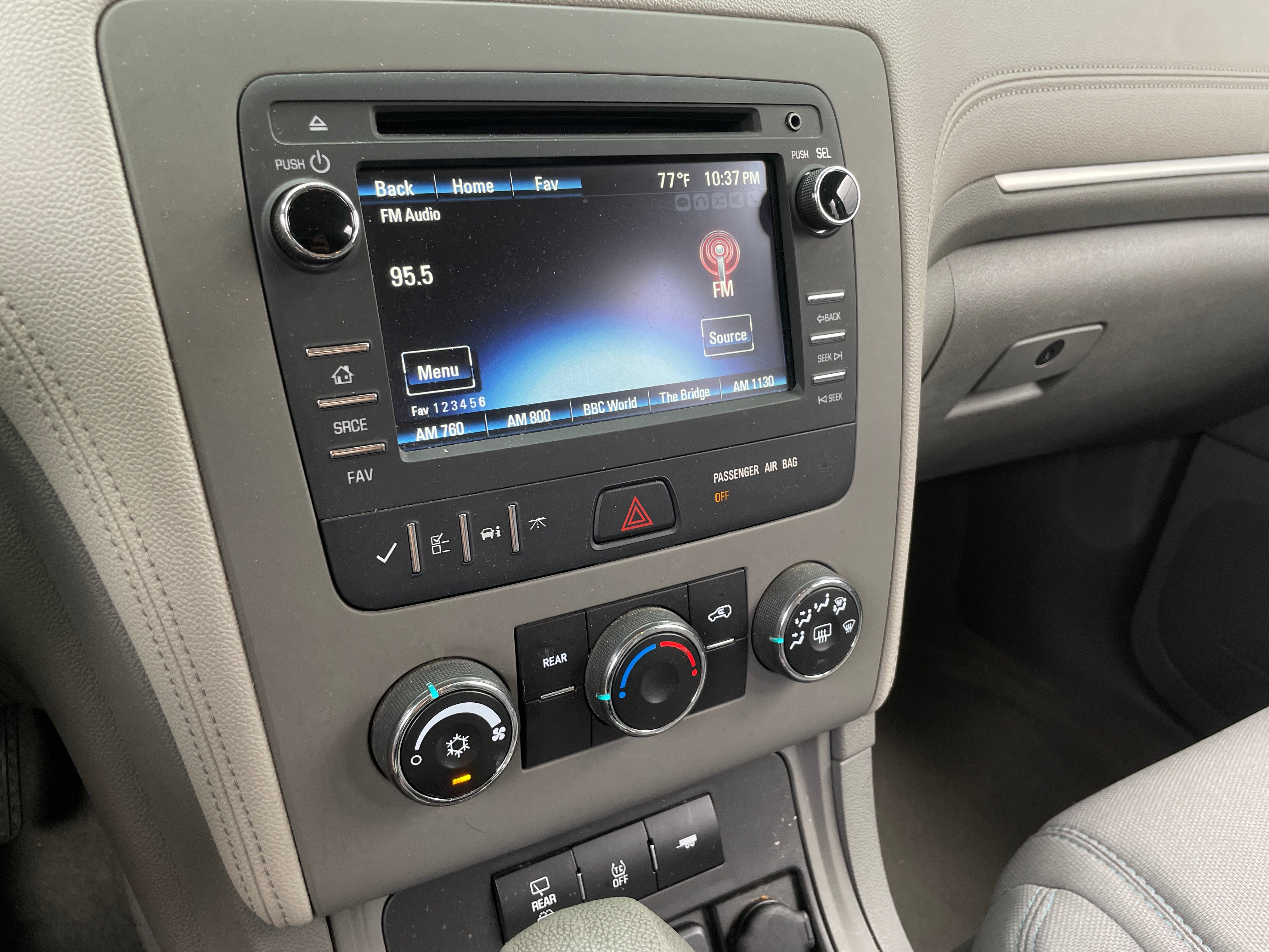 Thumbnail: 2017 Chevrolet Traverse - 4