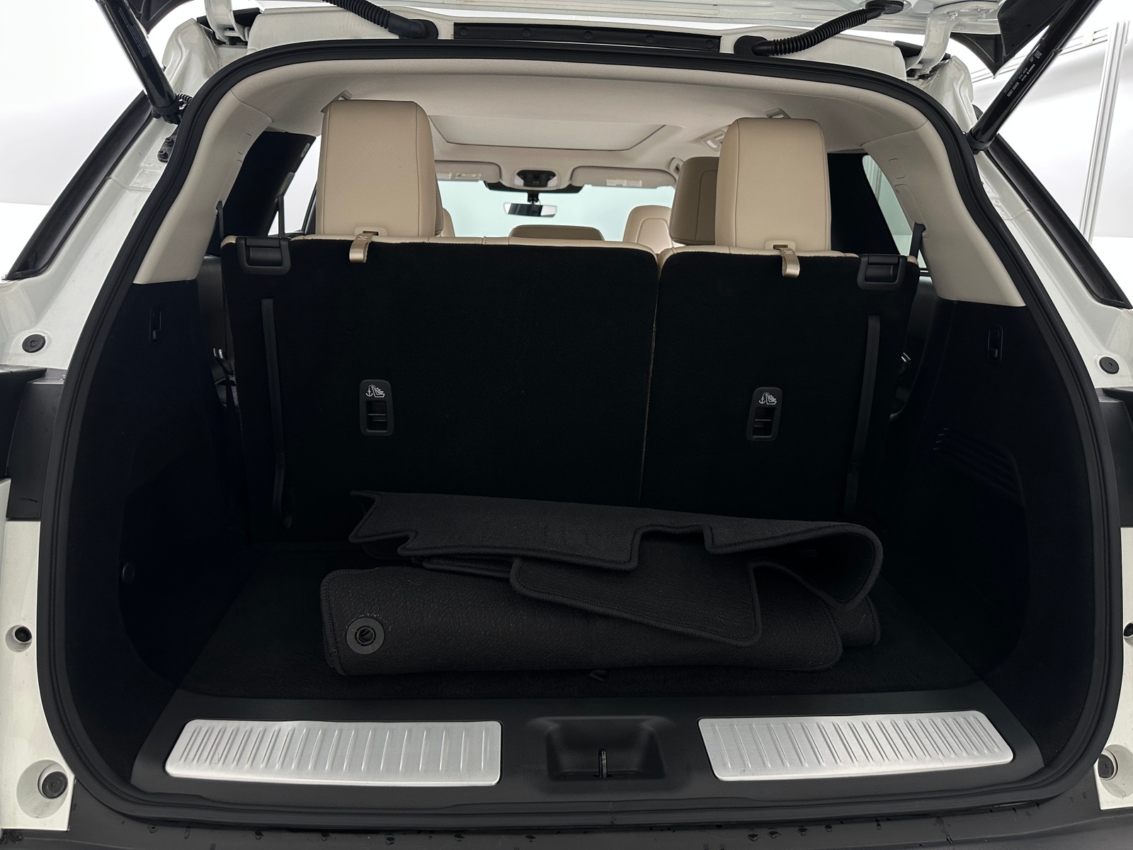 Thumbnail: 2023 INFINITI QX60 - 6