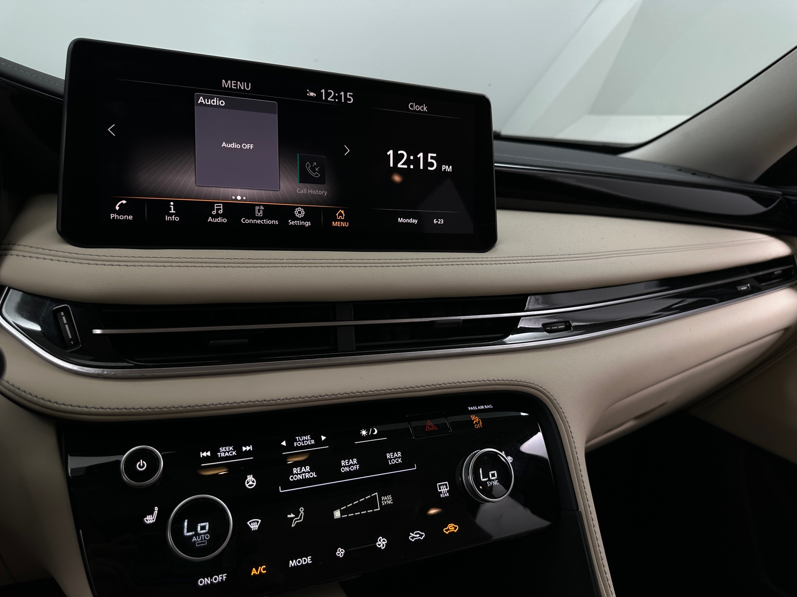 Thumbnail: 2023 INFINITI QX60 - 3