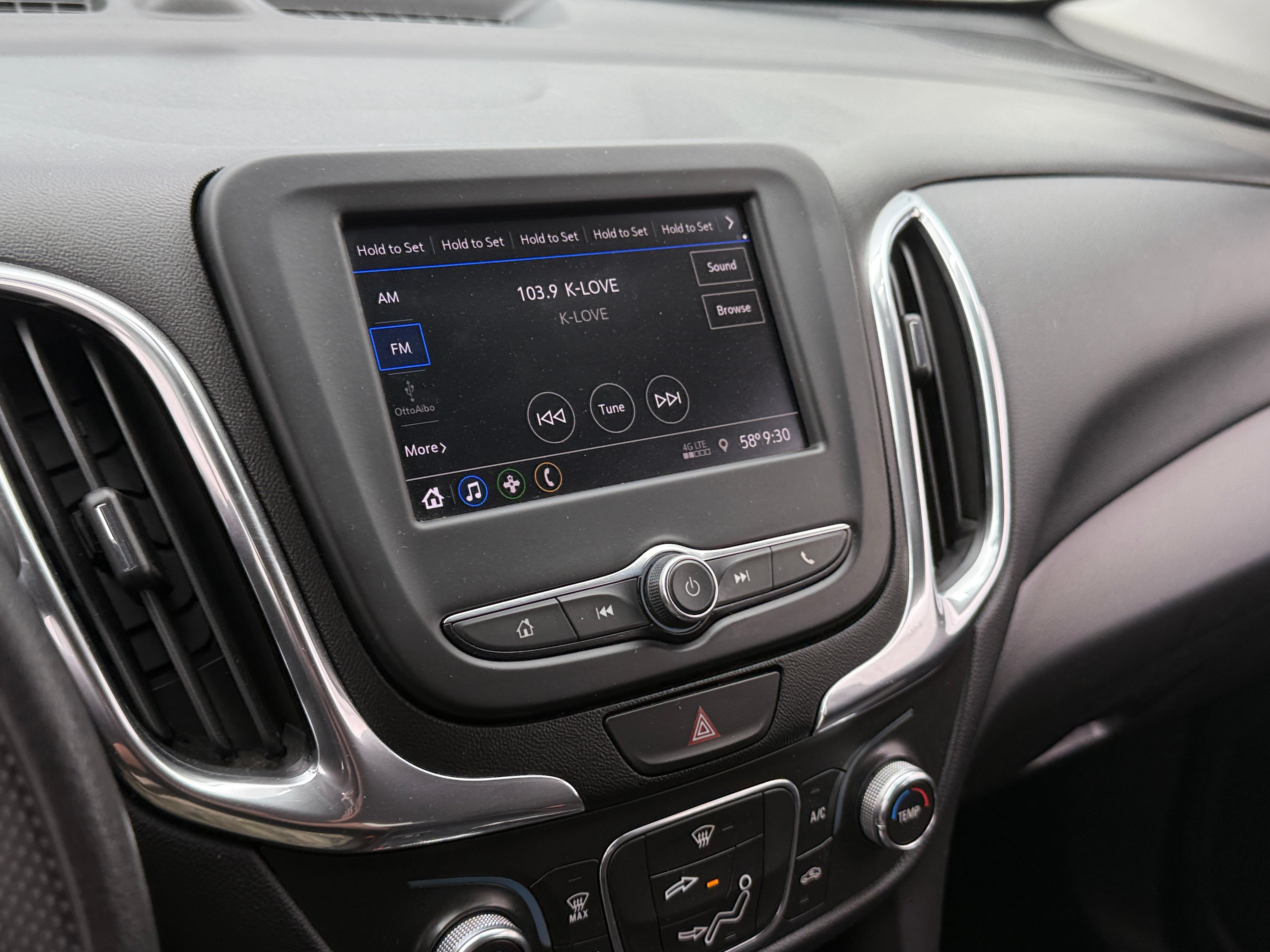 Thumbnail: 2021 Chevrolet Equinox - 4