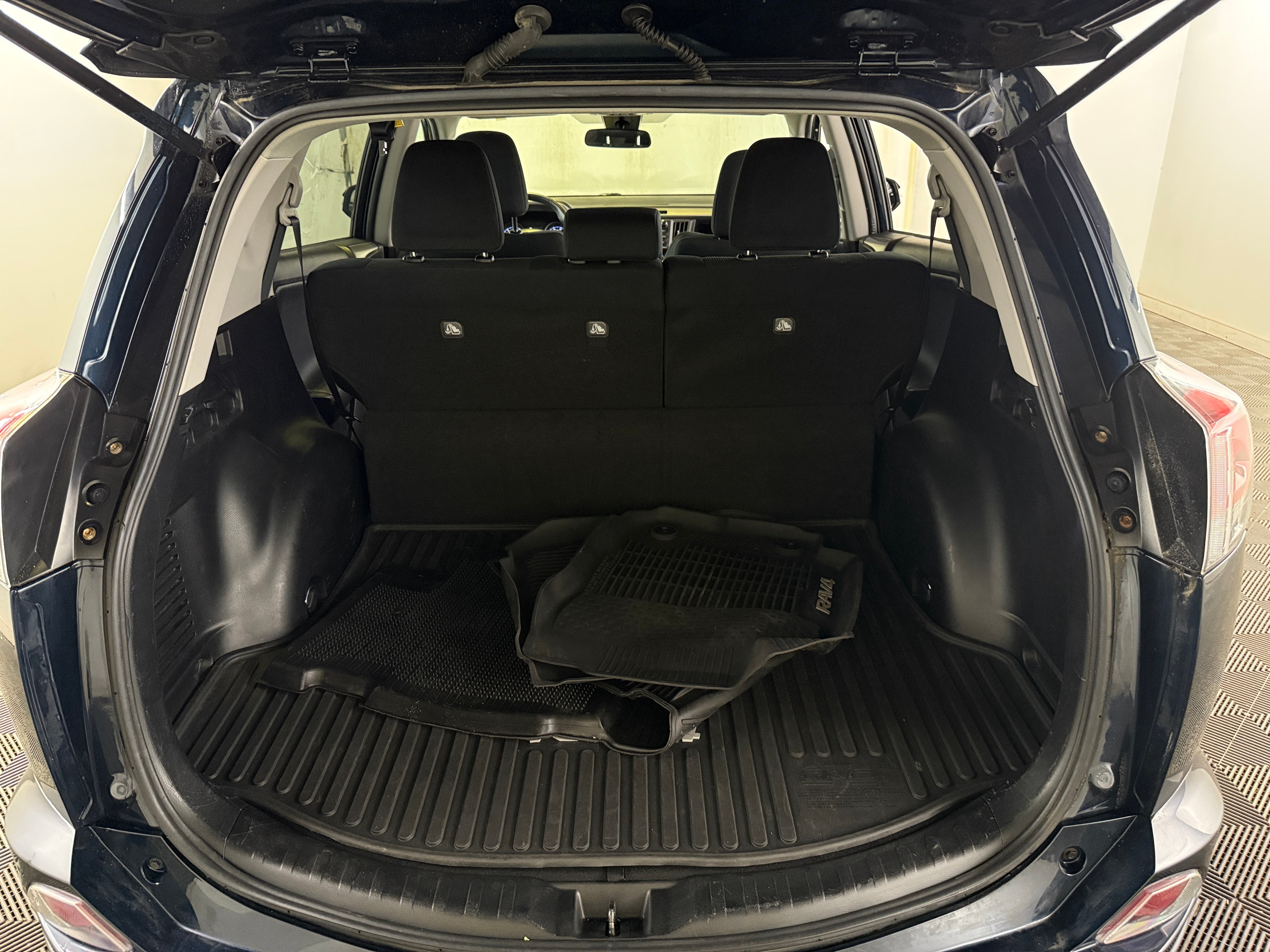Thumbnail: 2017 Toyota RAV4 - 7