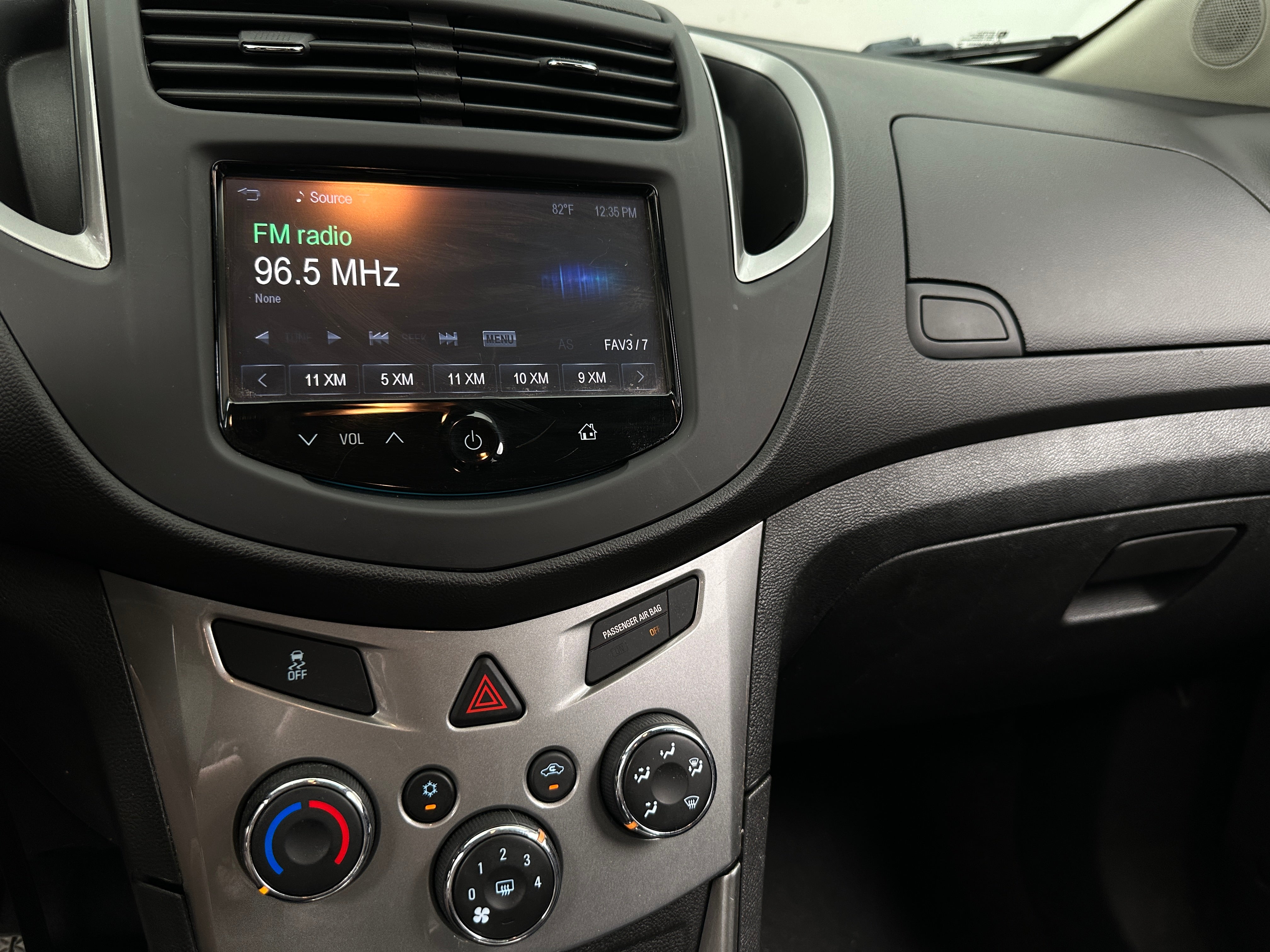 Thumbnail: 2016 Chevrolet Trax - 4