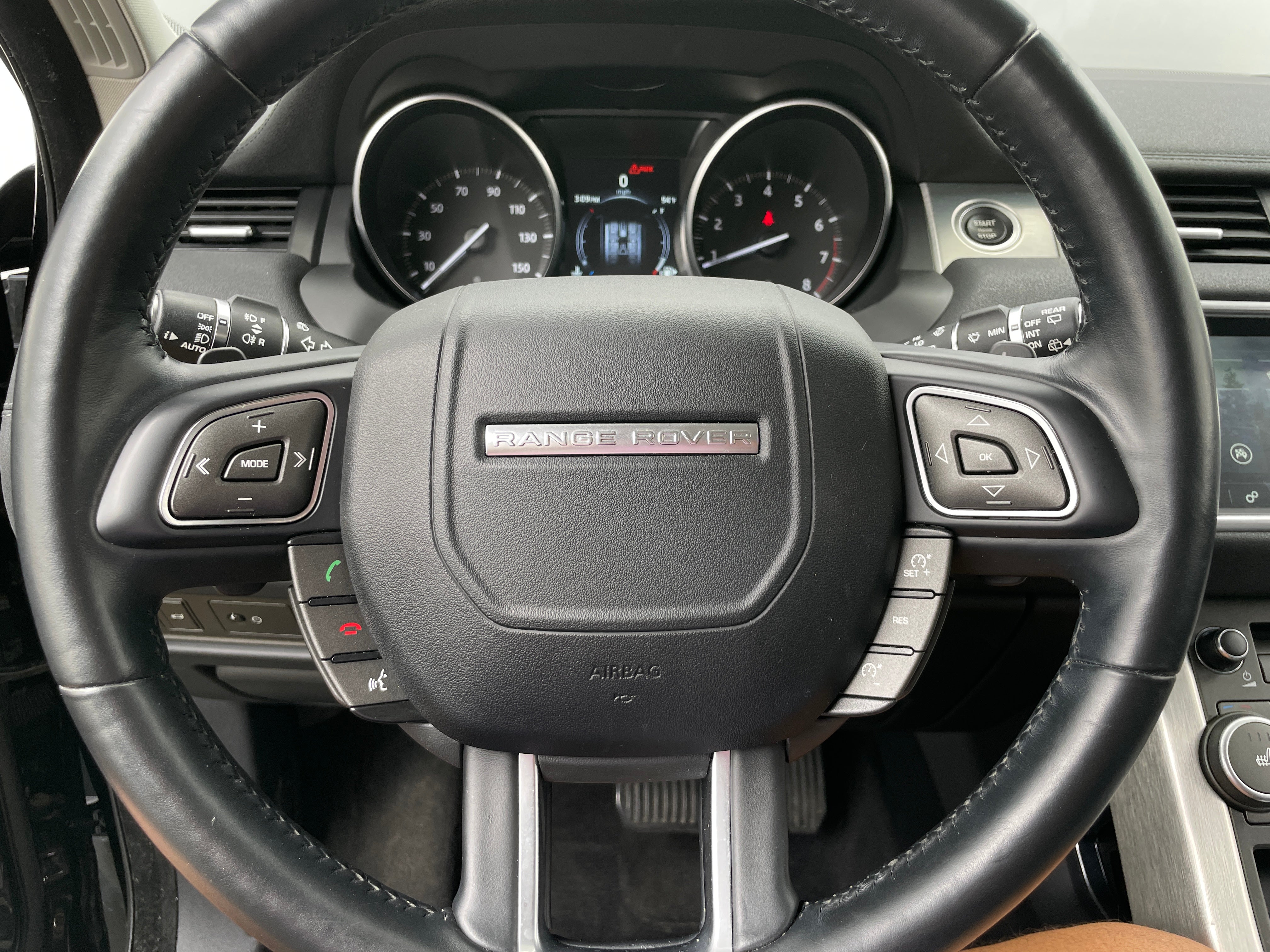 Thumbnail: 2017 Land Rover Range Rover Evoque - 4