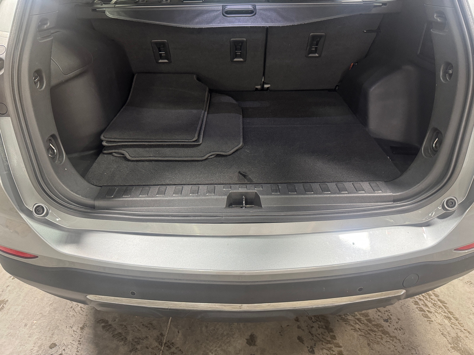 Thumbnail: 2023 Chevrolet Equinox - 7