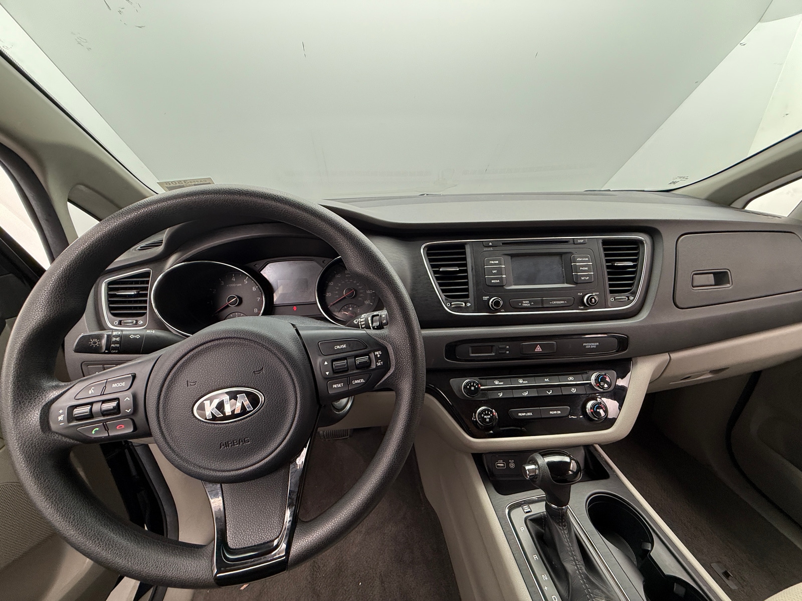Thumbnail: 2016 Kia Sedona - 3