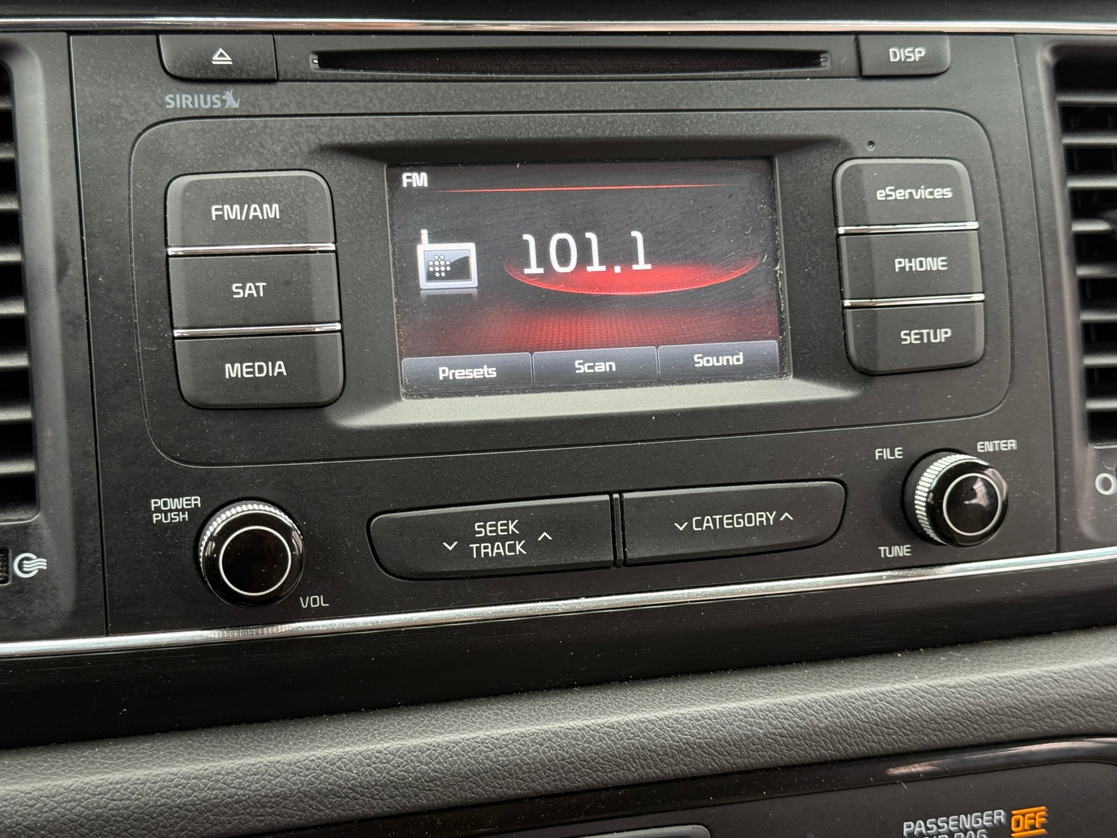 Thumbnail: 2016 Kia Sedona - 4