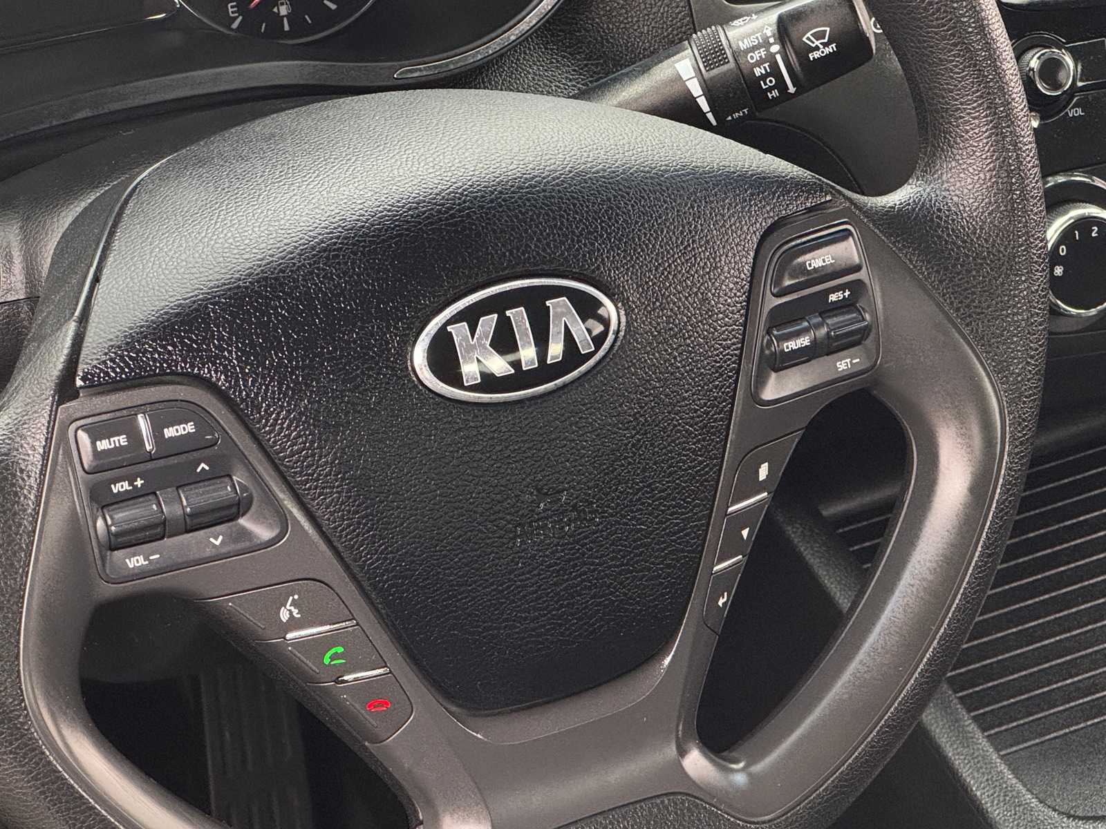 Thumbnail: 2017 Kia Forte - 5