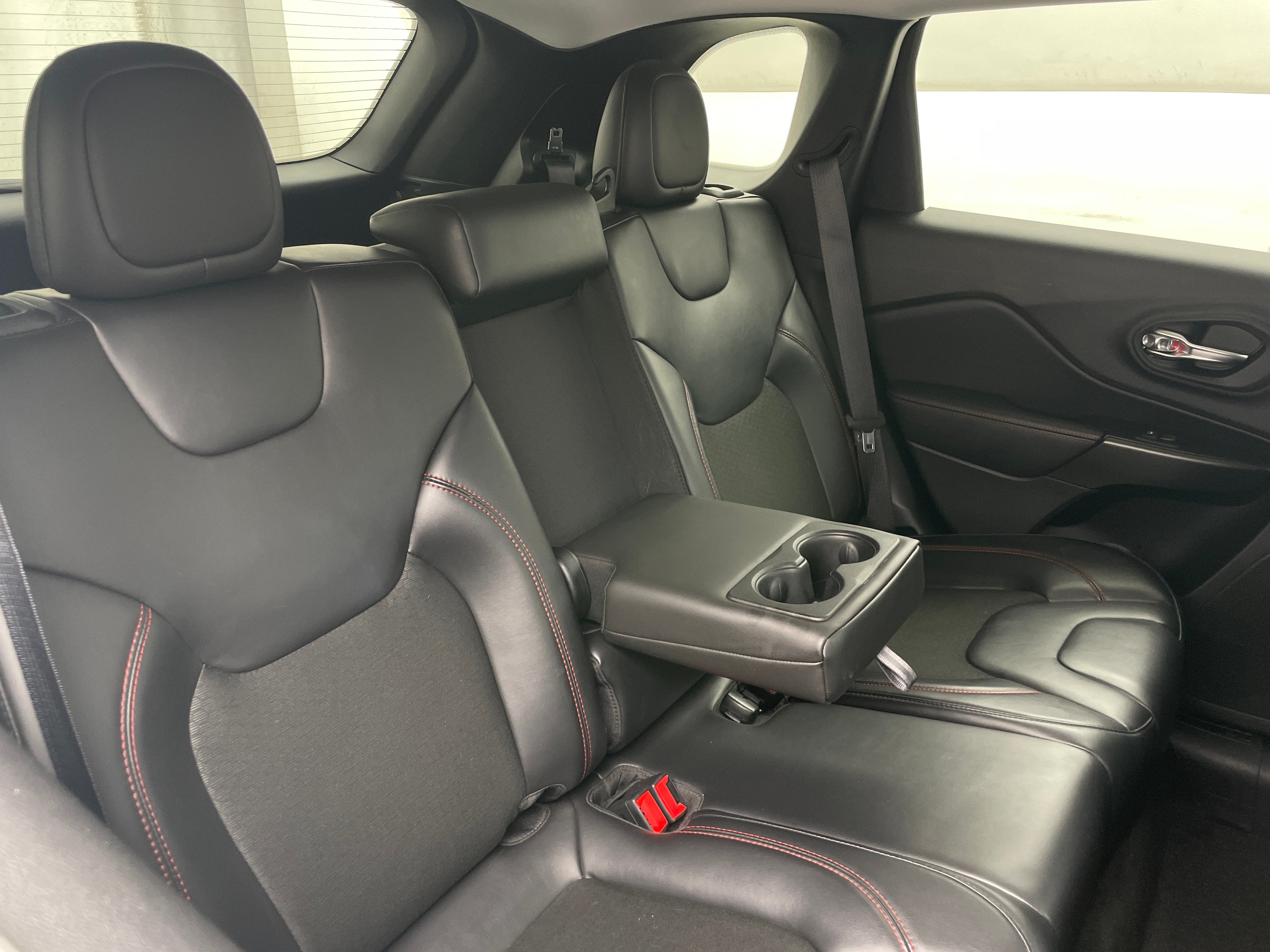 Thumbnail: 2020 Jeep Cherokee - 6