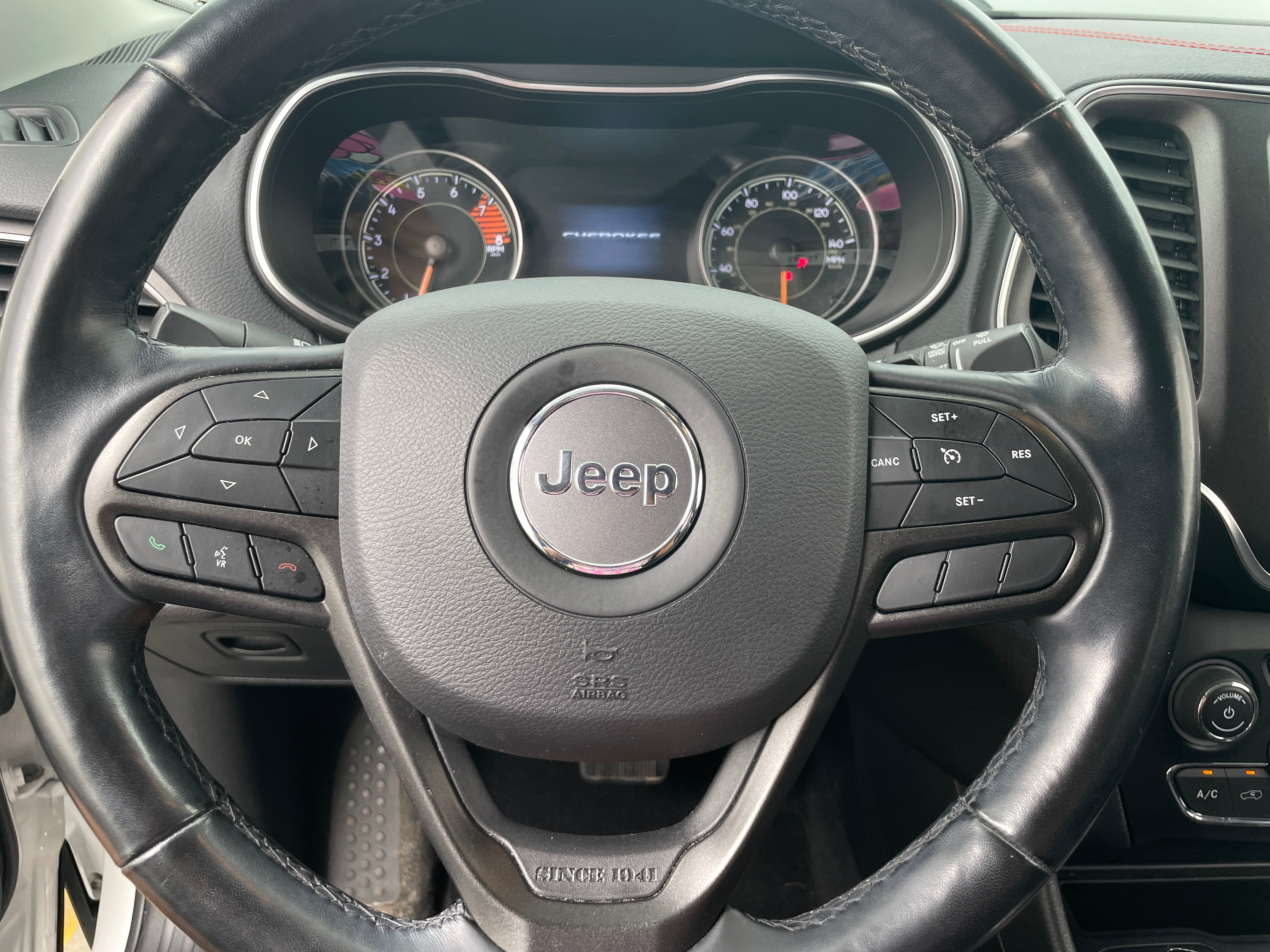Thumbnail: 2020 Jeep Cherokee - 5