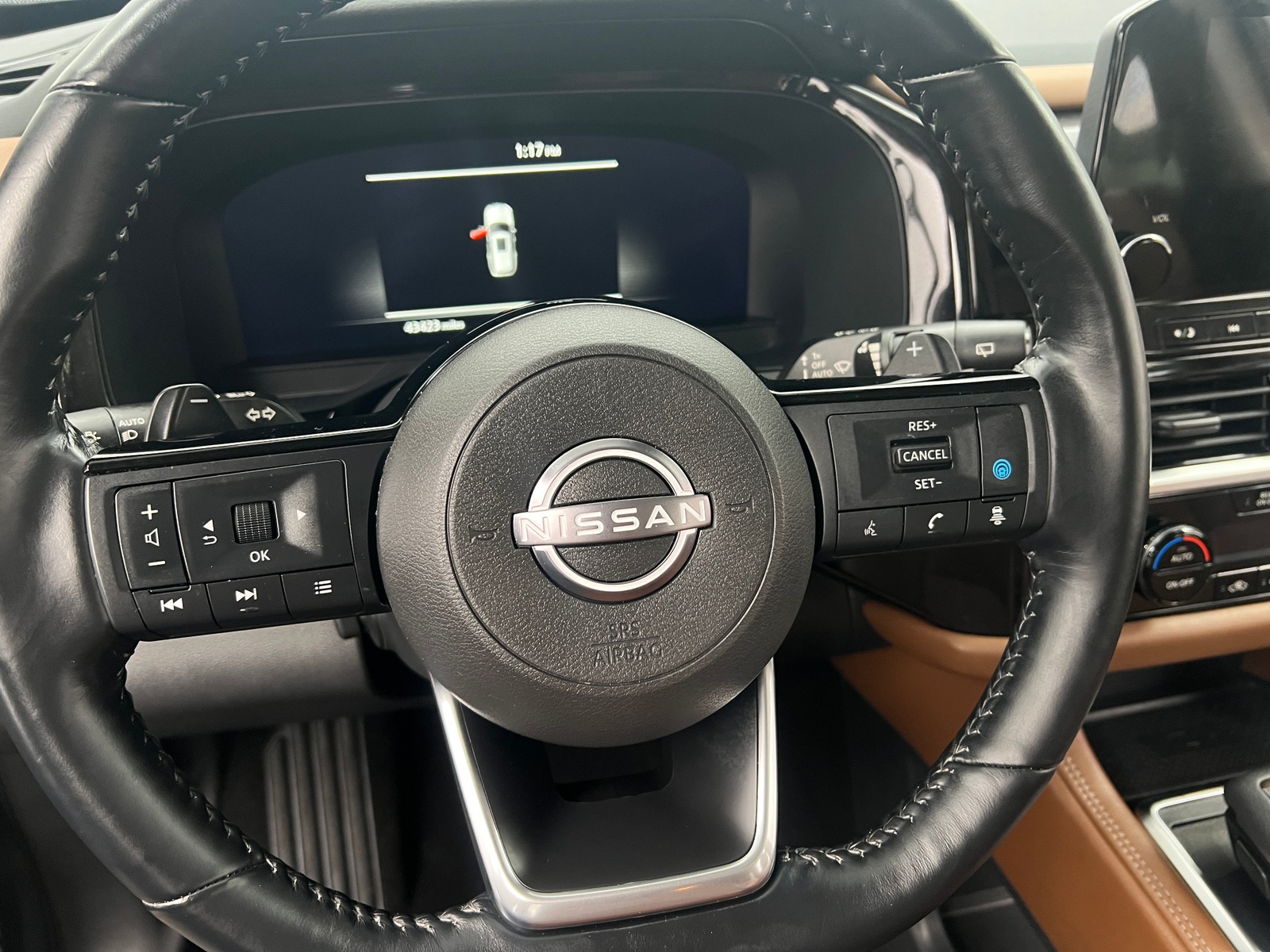 Thumbnail: 2023 Nissan Pathfinder - 4